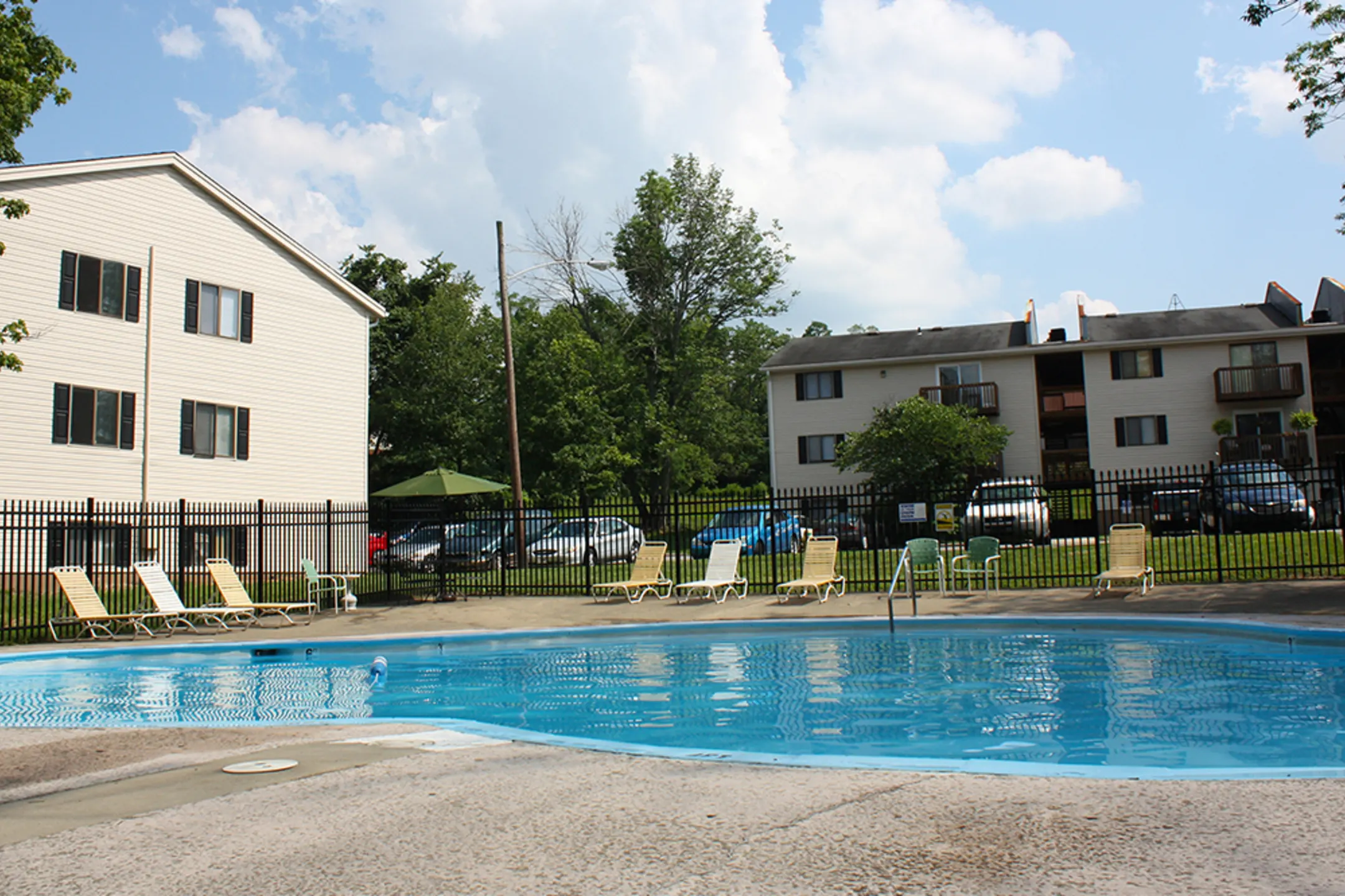 Pool - Oakwood Apartments - Florence, KY