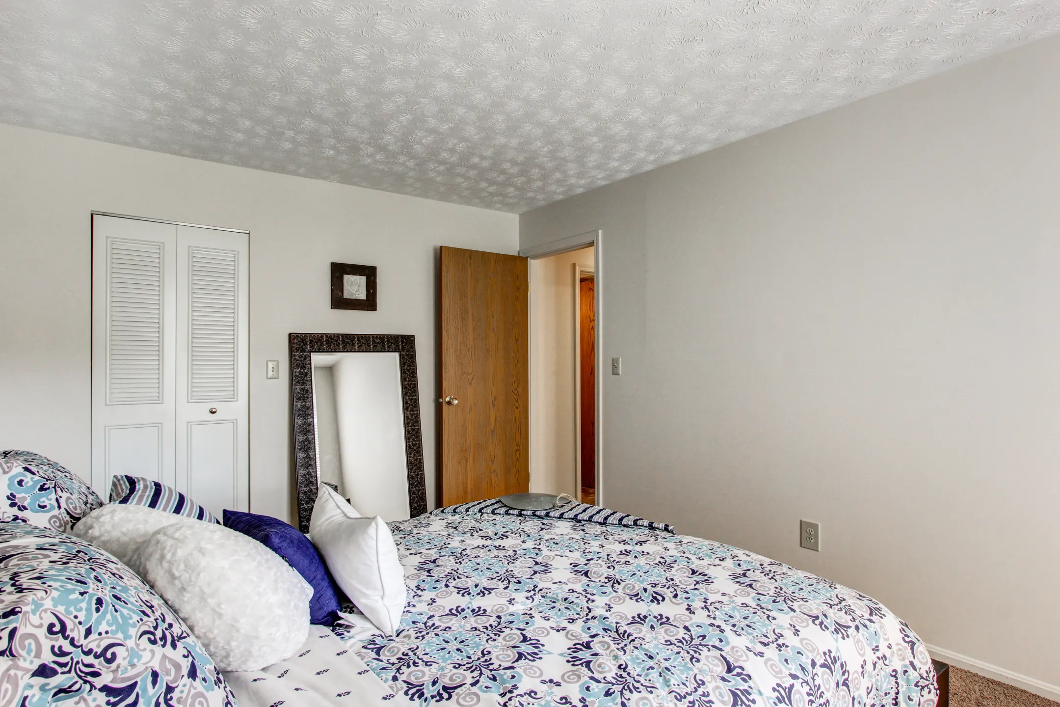 Bedroom - Meadows of Boardman - Youngstown, OH