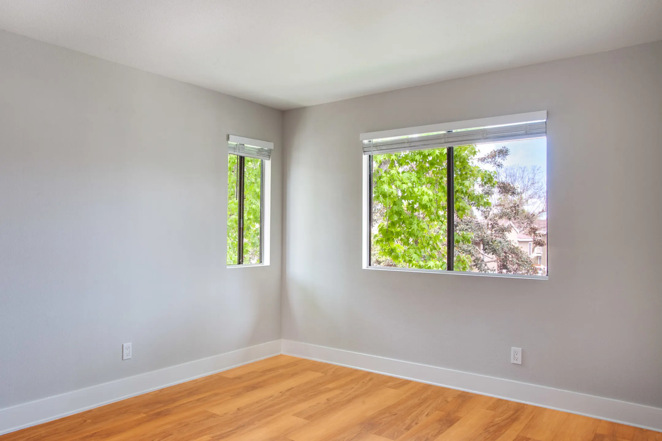 Island Club Apartments 2300 Catalina Cir Oceanside, CA Apartments