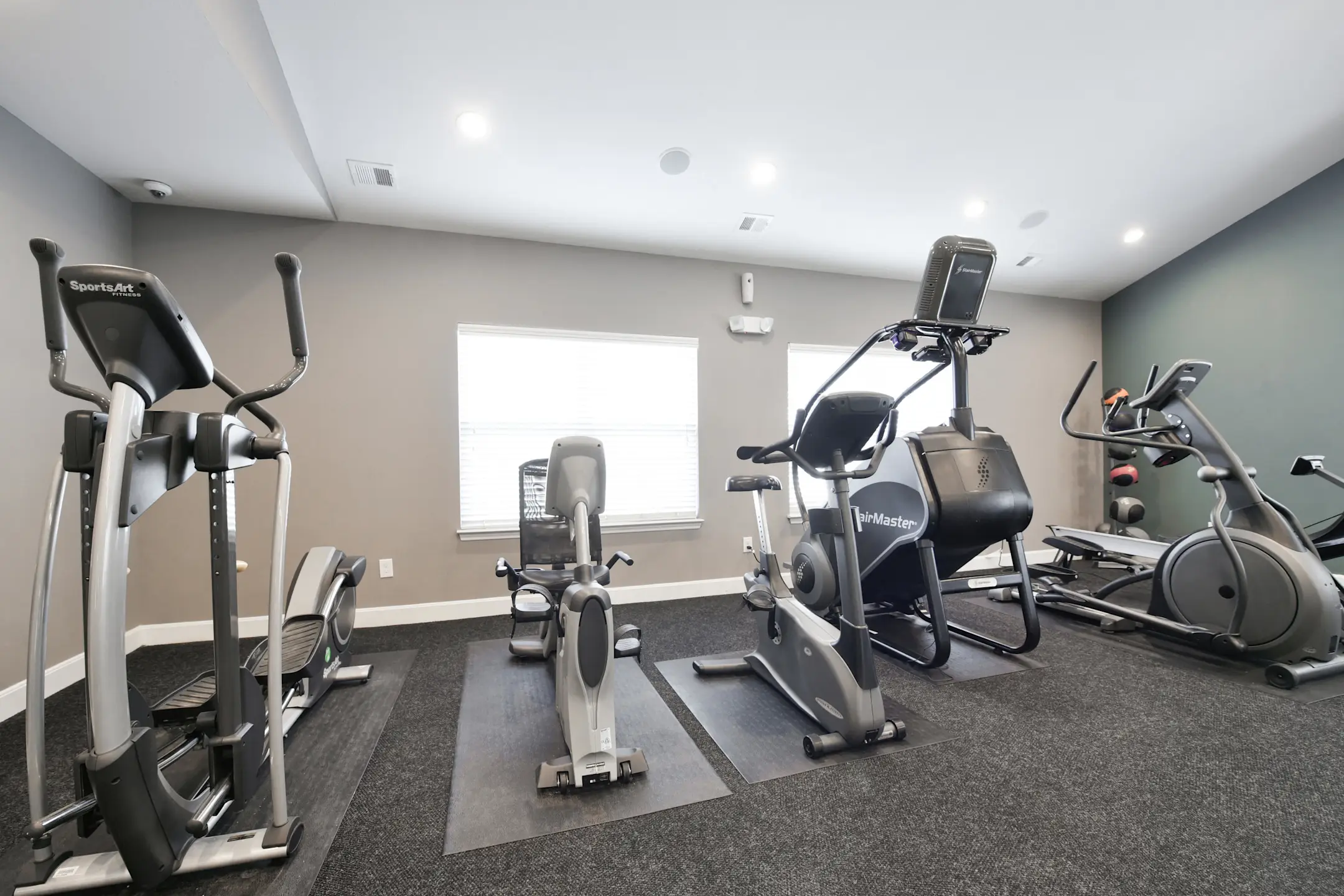 Whispering Ridge Apartments Omaha, NE 68116