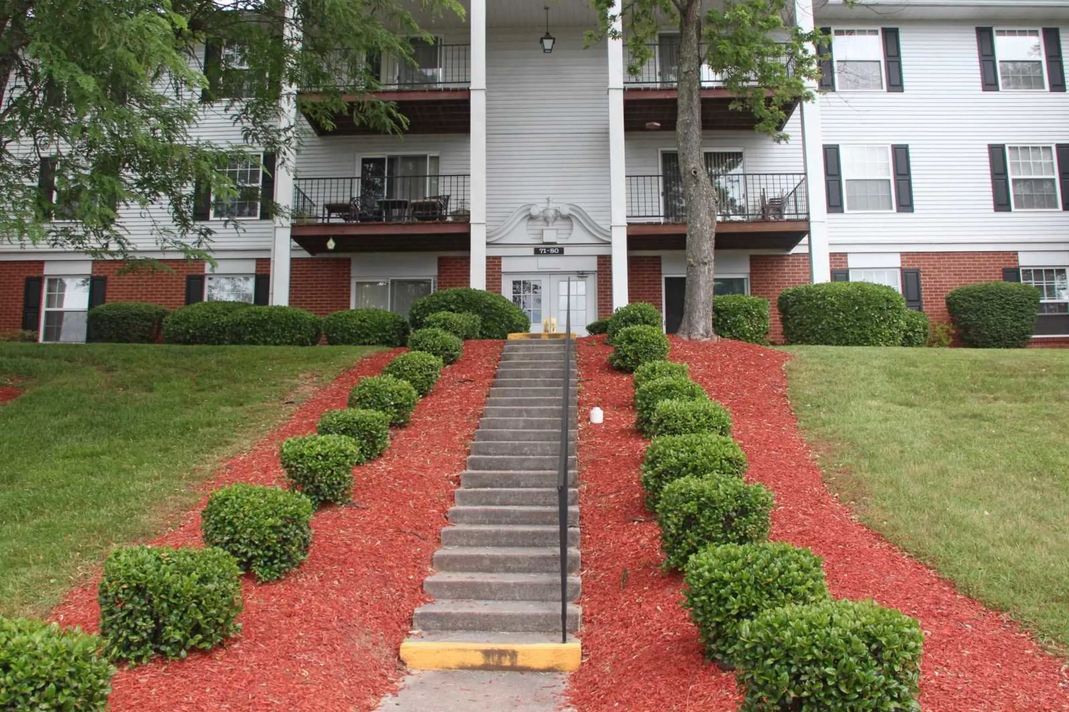 West Hills Village Apartments - Knoxville, TN 37909