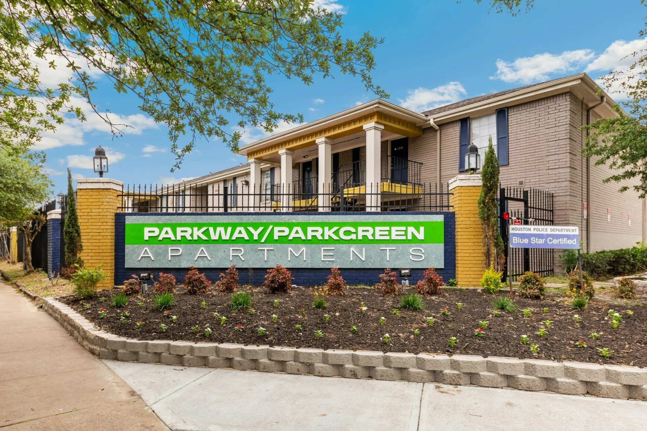 Parkway & Parkgreen at Bellaire 8100 Bellaire Houston, TX