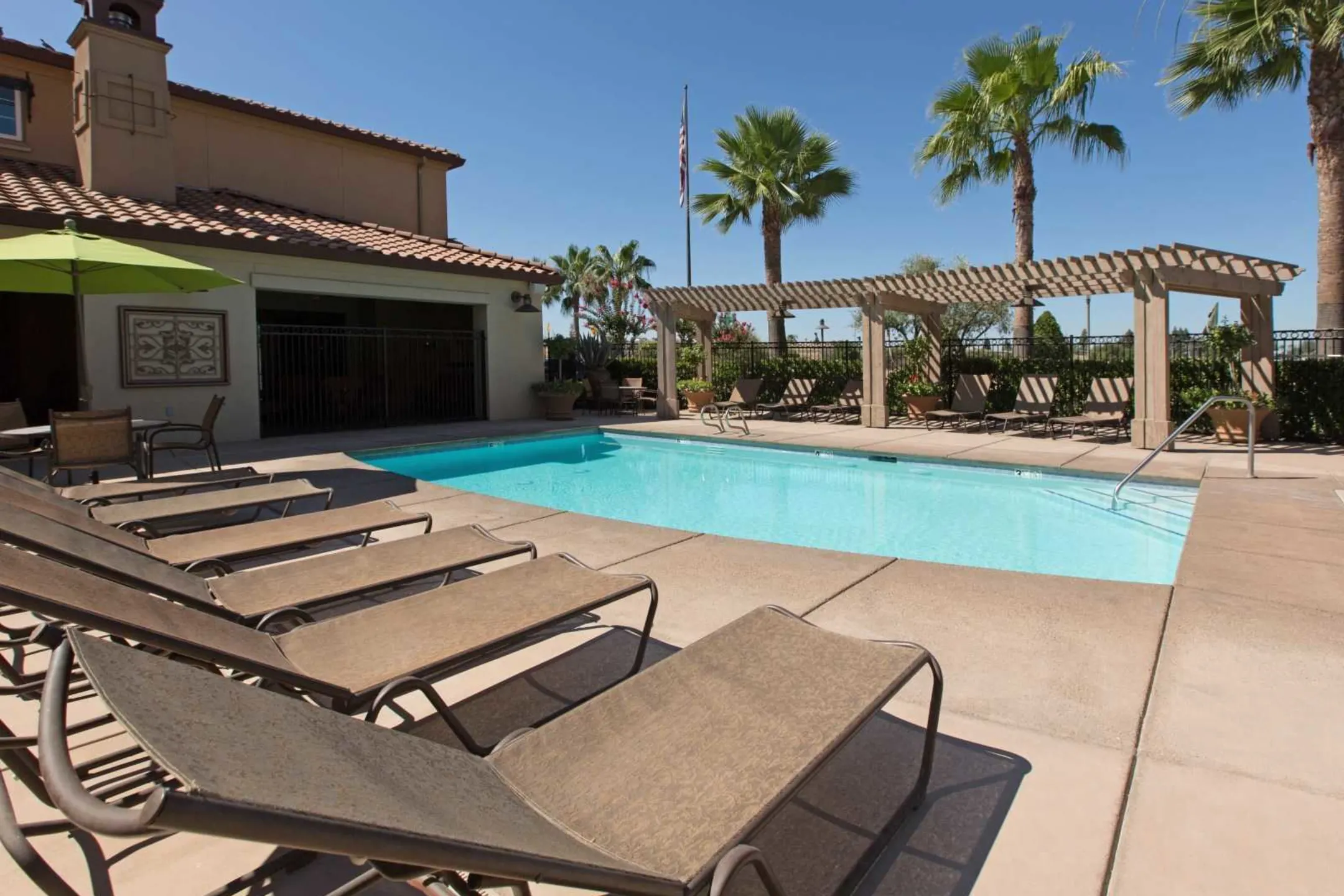 Pool - Palmilla Luxury Apartment Homes - Fresno, CA