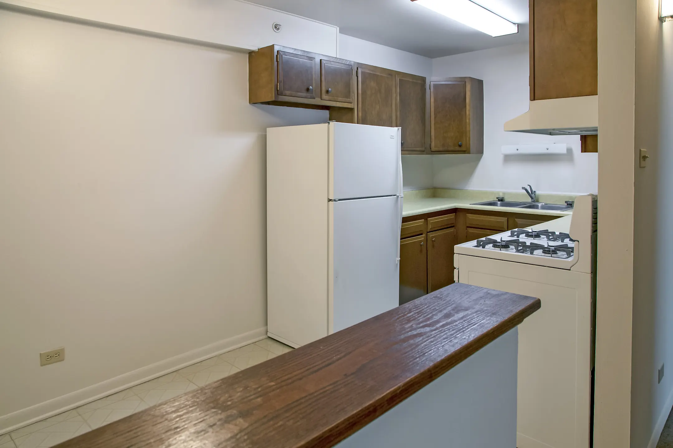 Edgewater Walk Apartments Apartments Tinley Park, IL 60477