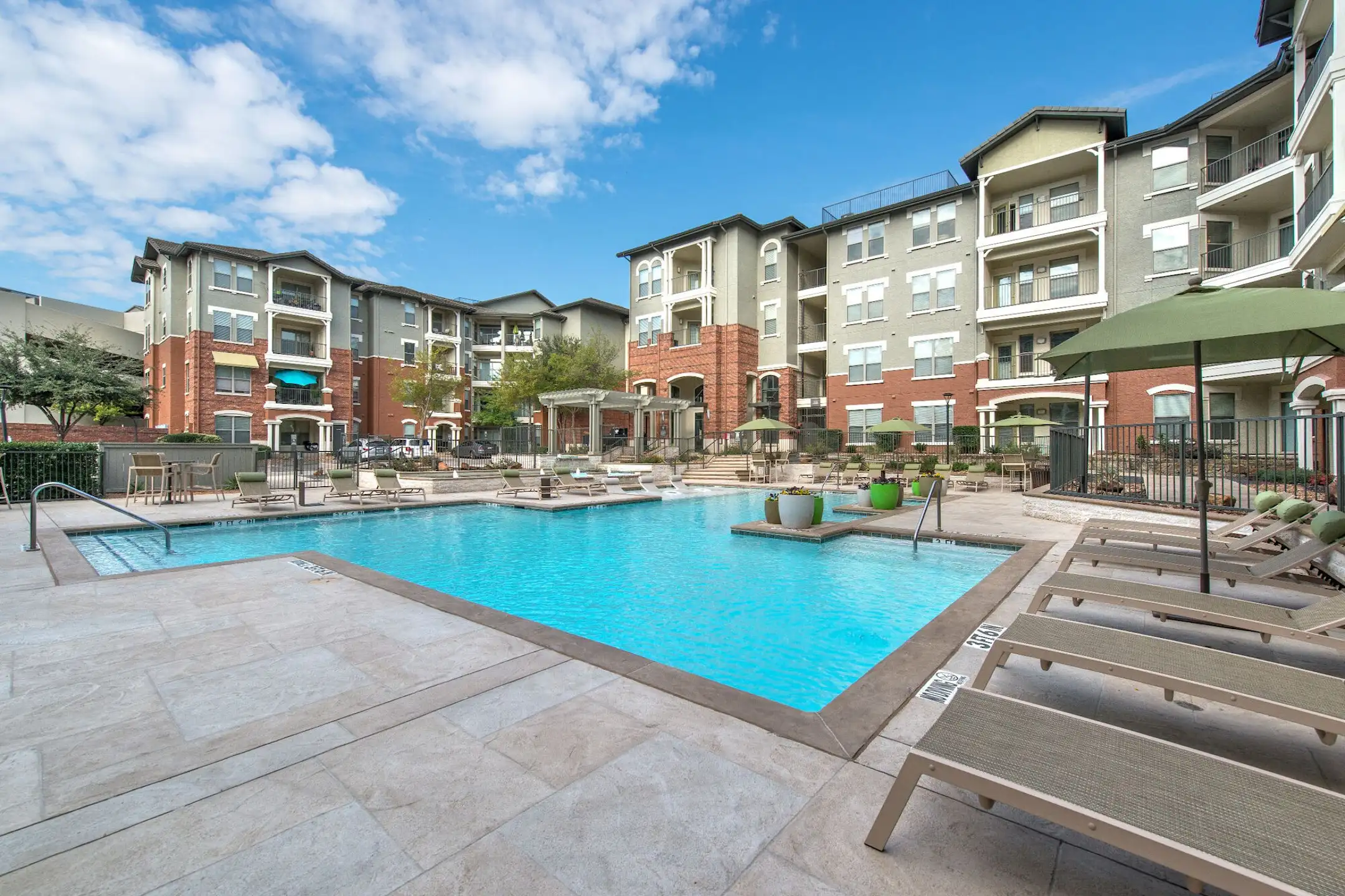 Pool - Olympus Las Colinas - Irving, TX