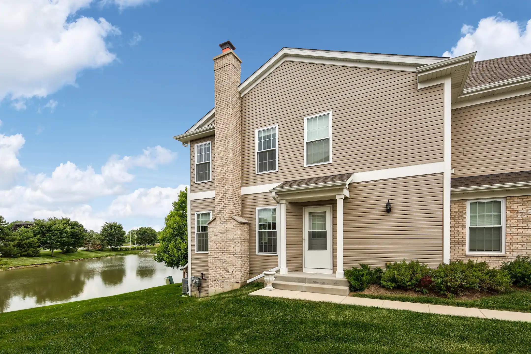 Princeton West Townhomes 1212 Bradley Circle Elgin, IL Townhomes