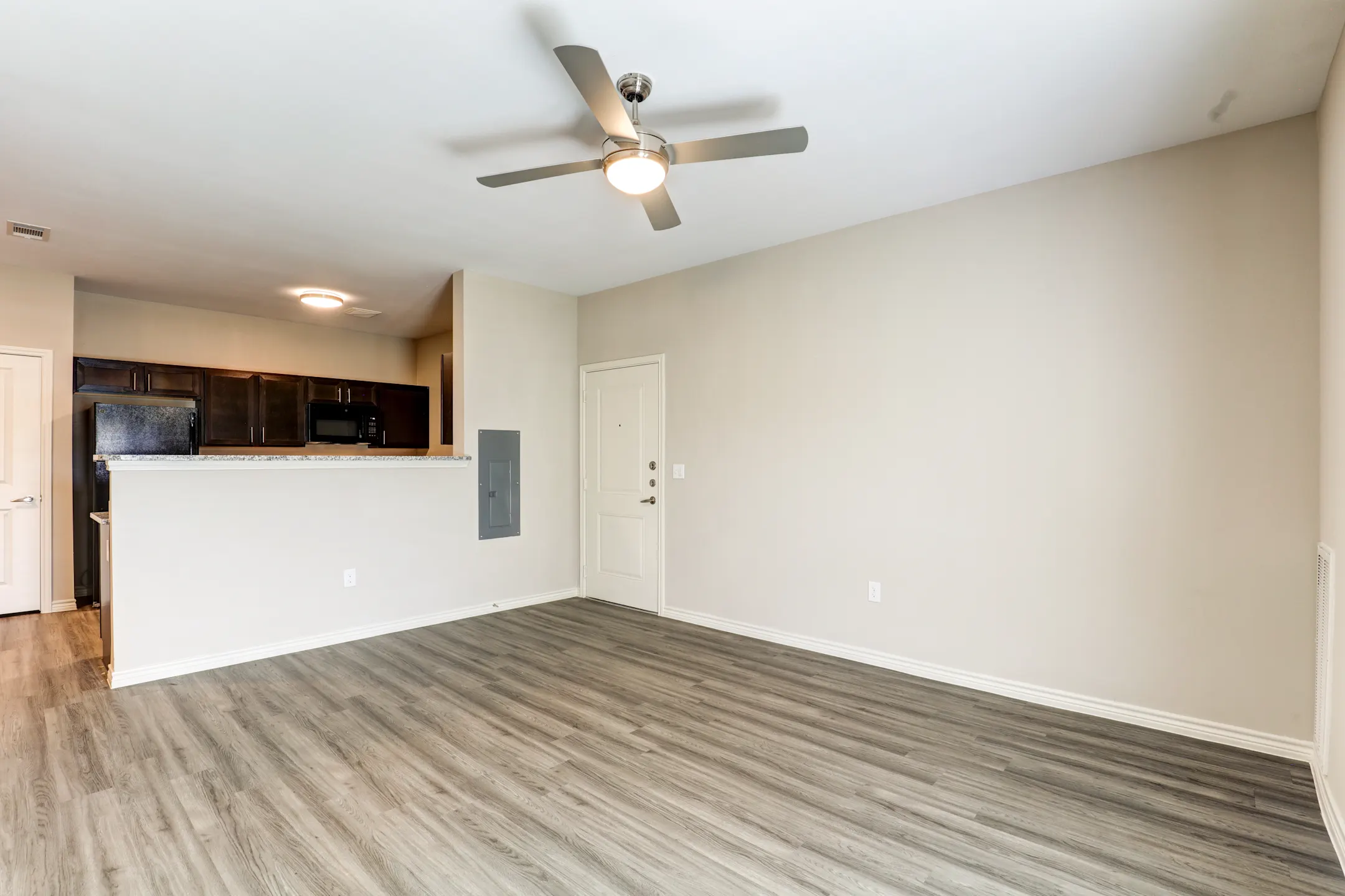 Patriot Pointe Apartments Fort Worth, TX 76119