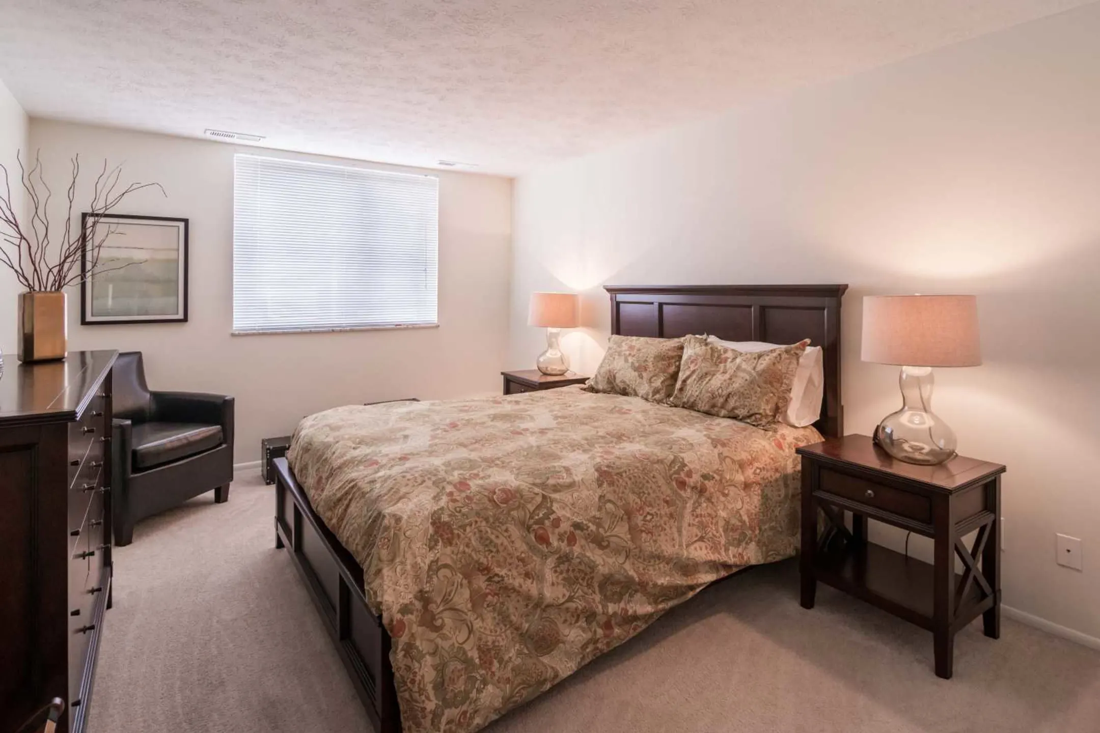 Bedroom - Sherri Park Apartments - Lyndhurst, OH