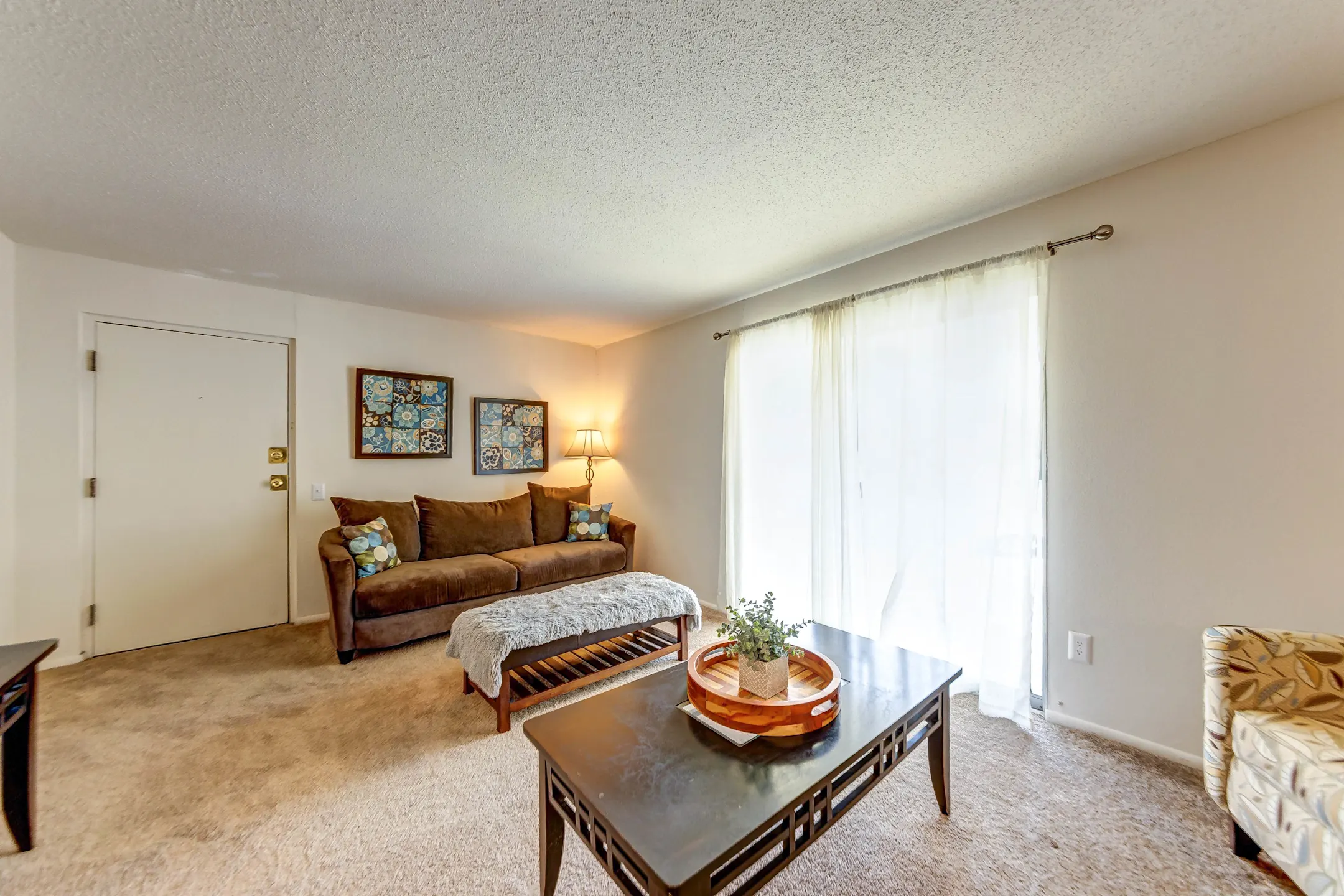 Whispering Lake Apartments Florissant, MO 63033