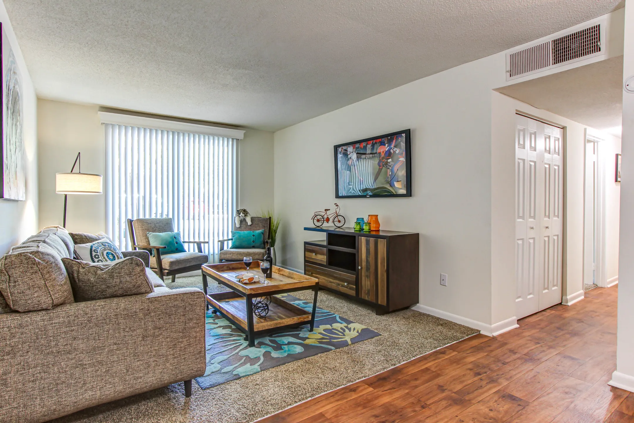Living Room - Riverwood Apartments - Mount Pleasant, SC