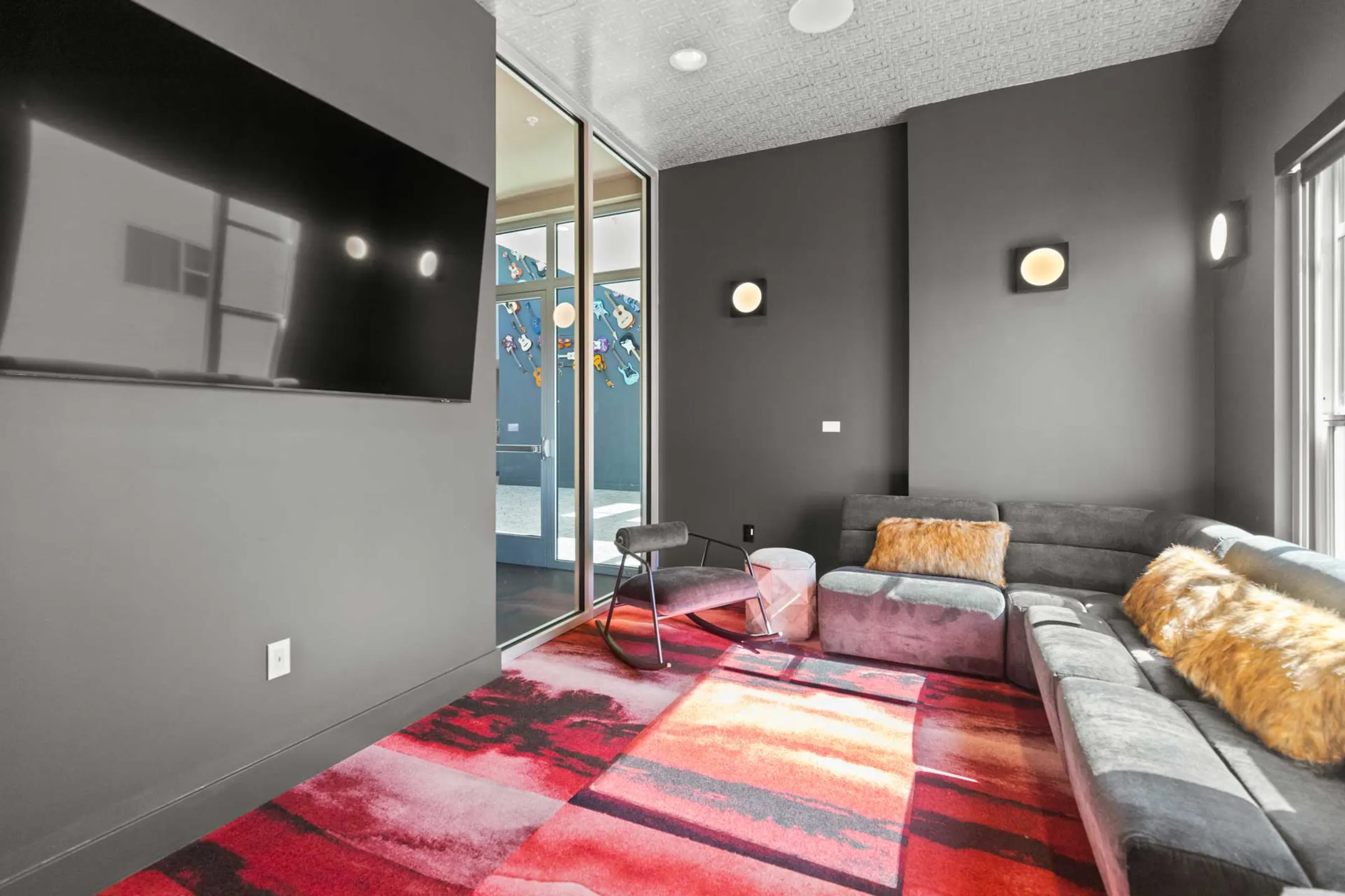 Living Room - SB1K Apartments - Denver, CO