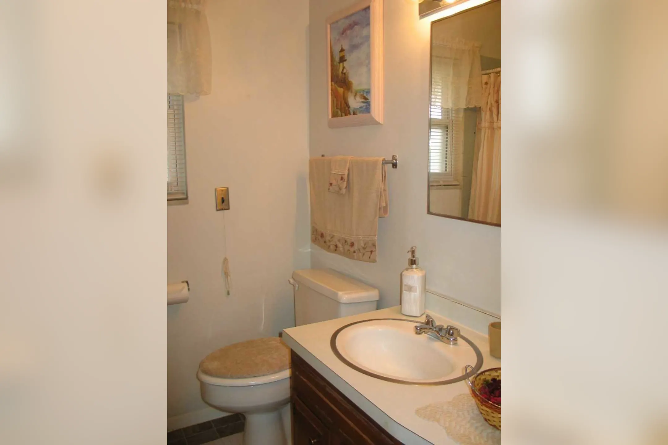 Bathroom - Horizon Homes Retirement Community - Evansville, IN