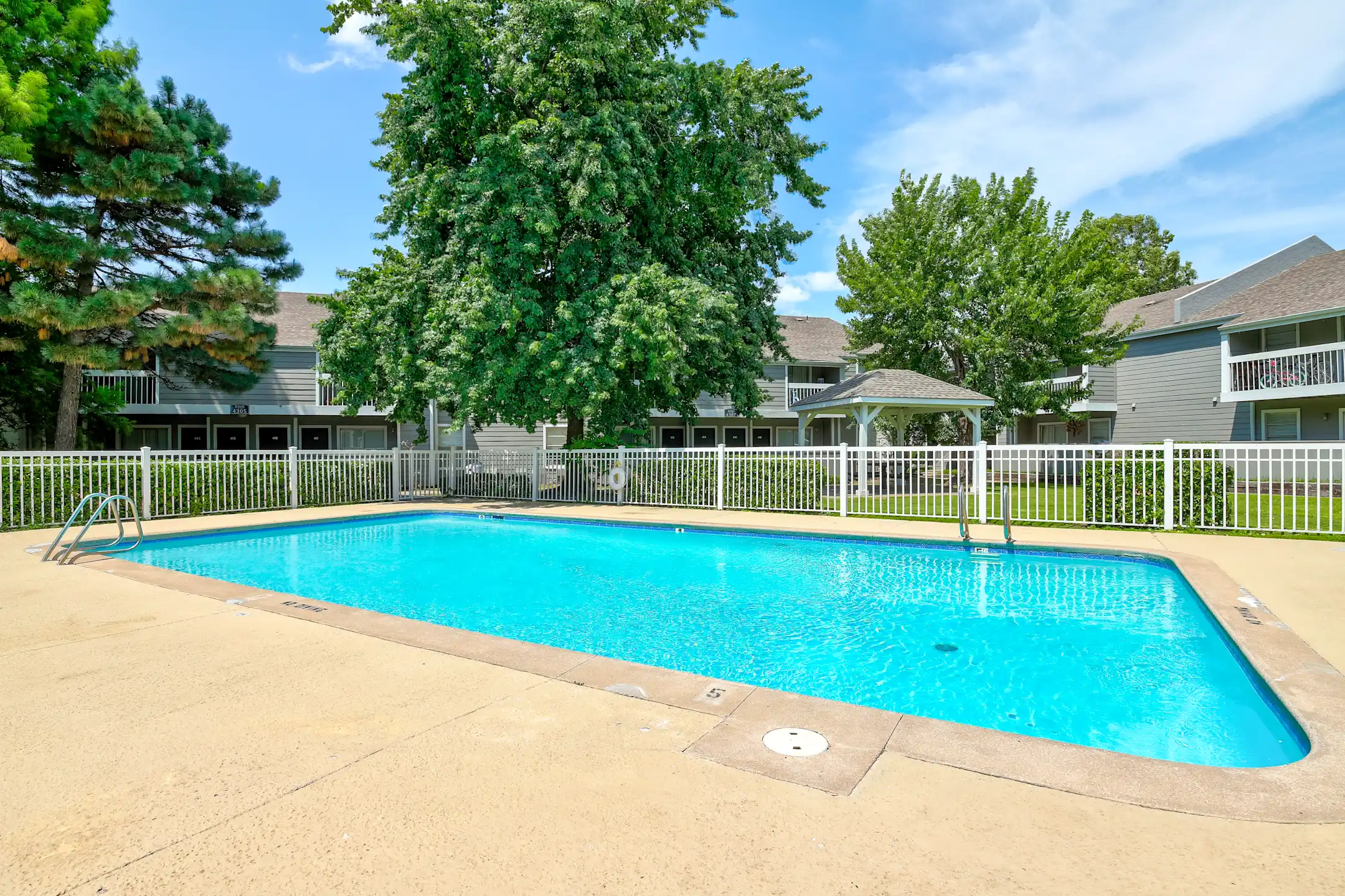 Pool - Huntington Hollow - Tulsa, OK