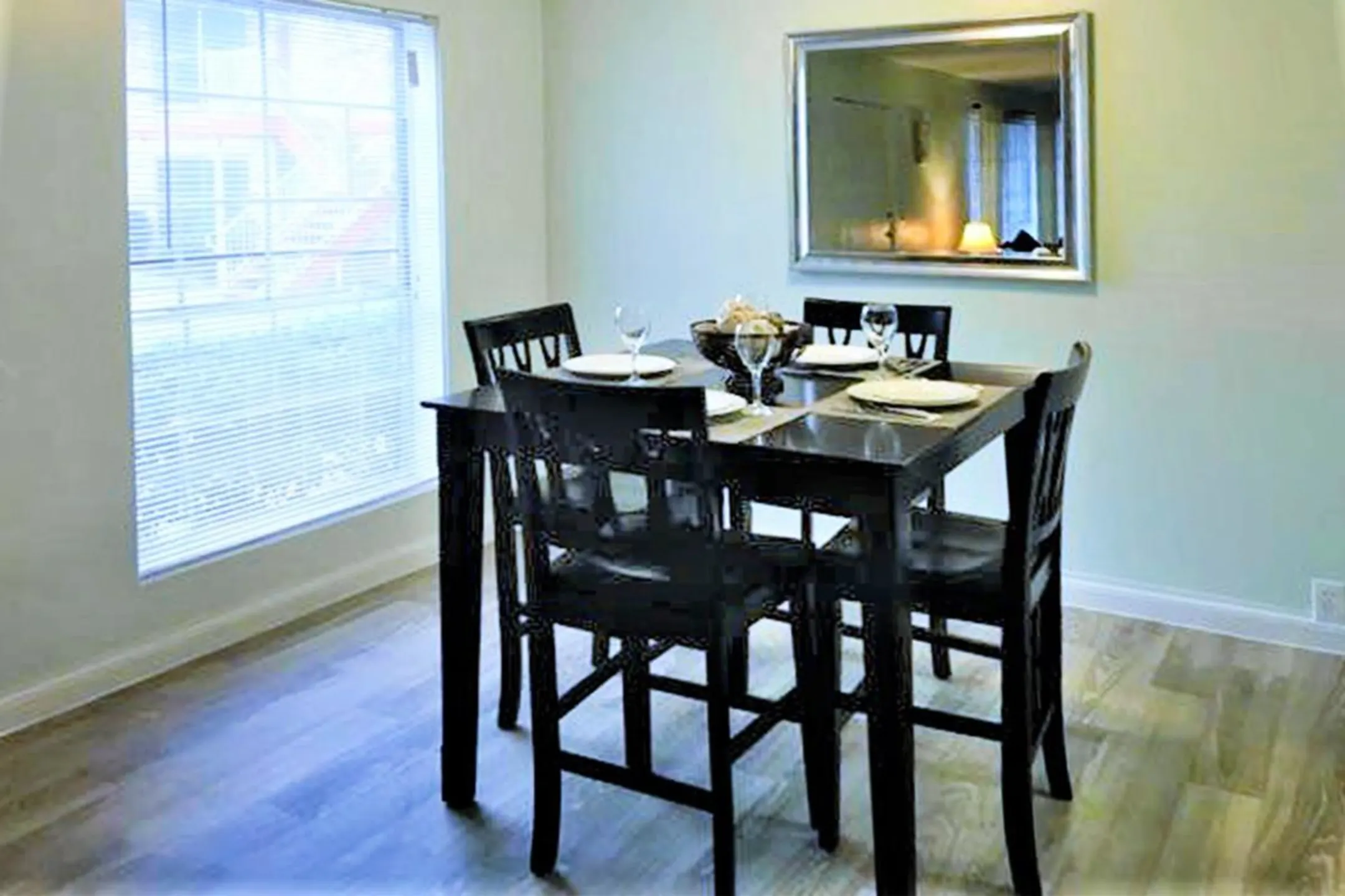 Dining Room - La Casita Apartments - Houston, TX