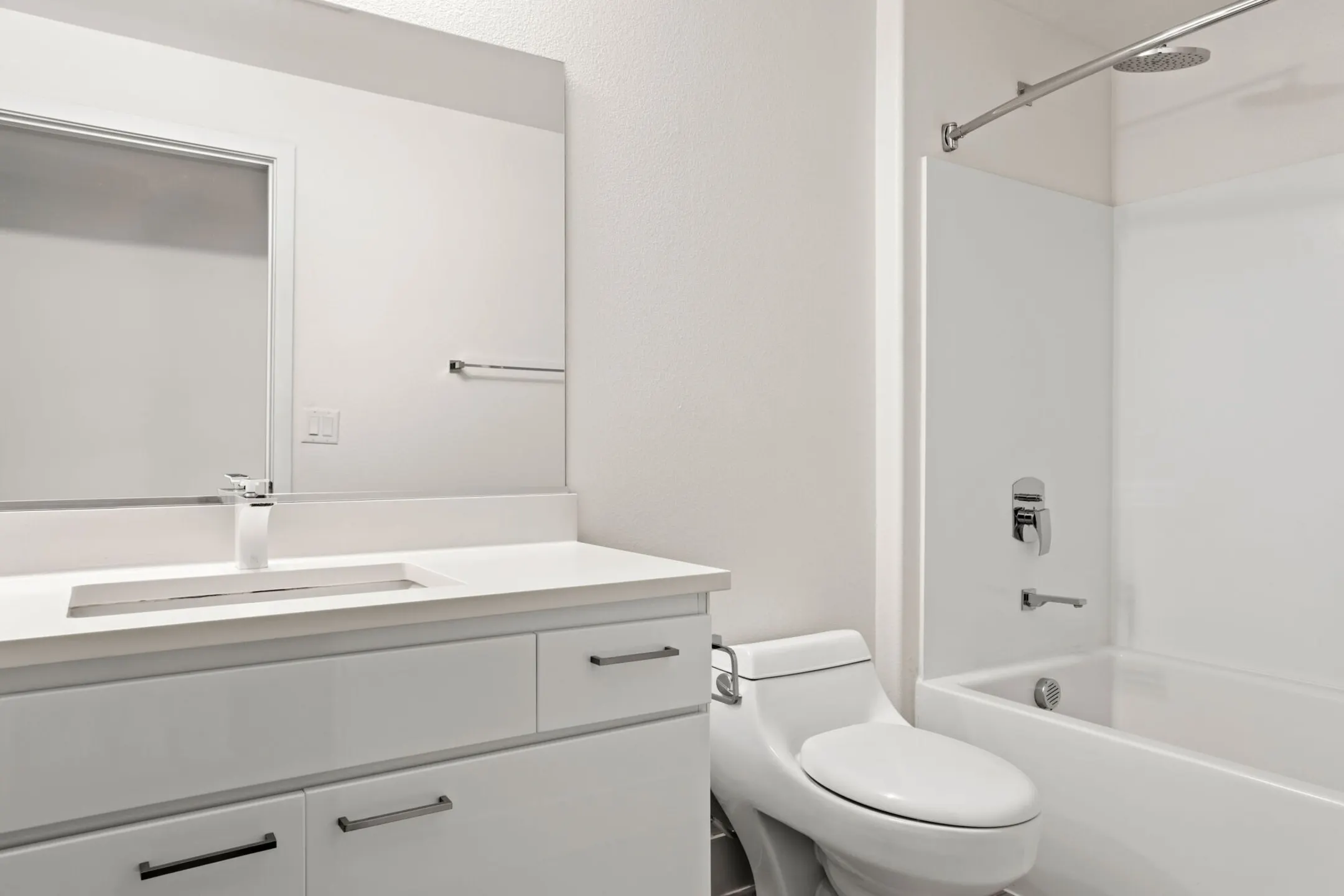 Bathroom - 2One5 Apartment Homes - Las Vegas, NV