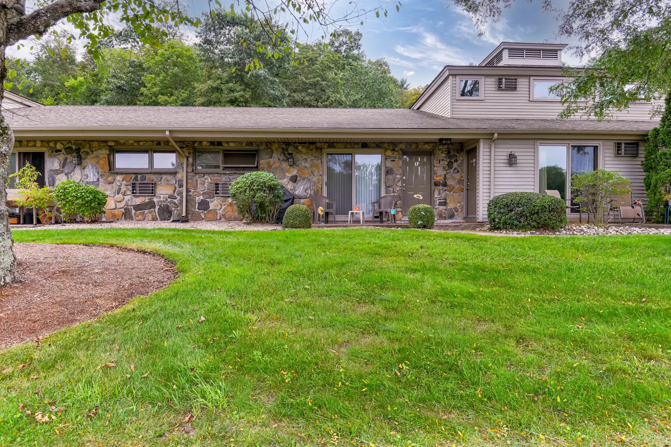 Townhouse Gardens Apartments 9 Strawberry Rd Ellington, CT