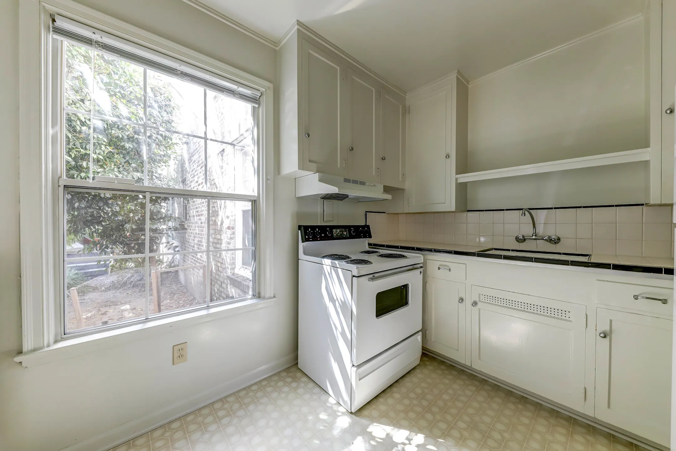 Edgewater Apartments 2411 42nd Ave E Seattle, WA for Rent Rent.