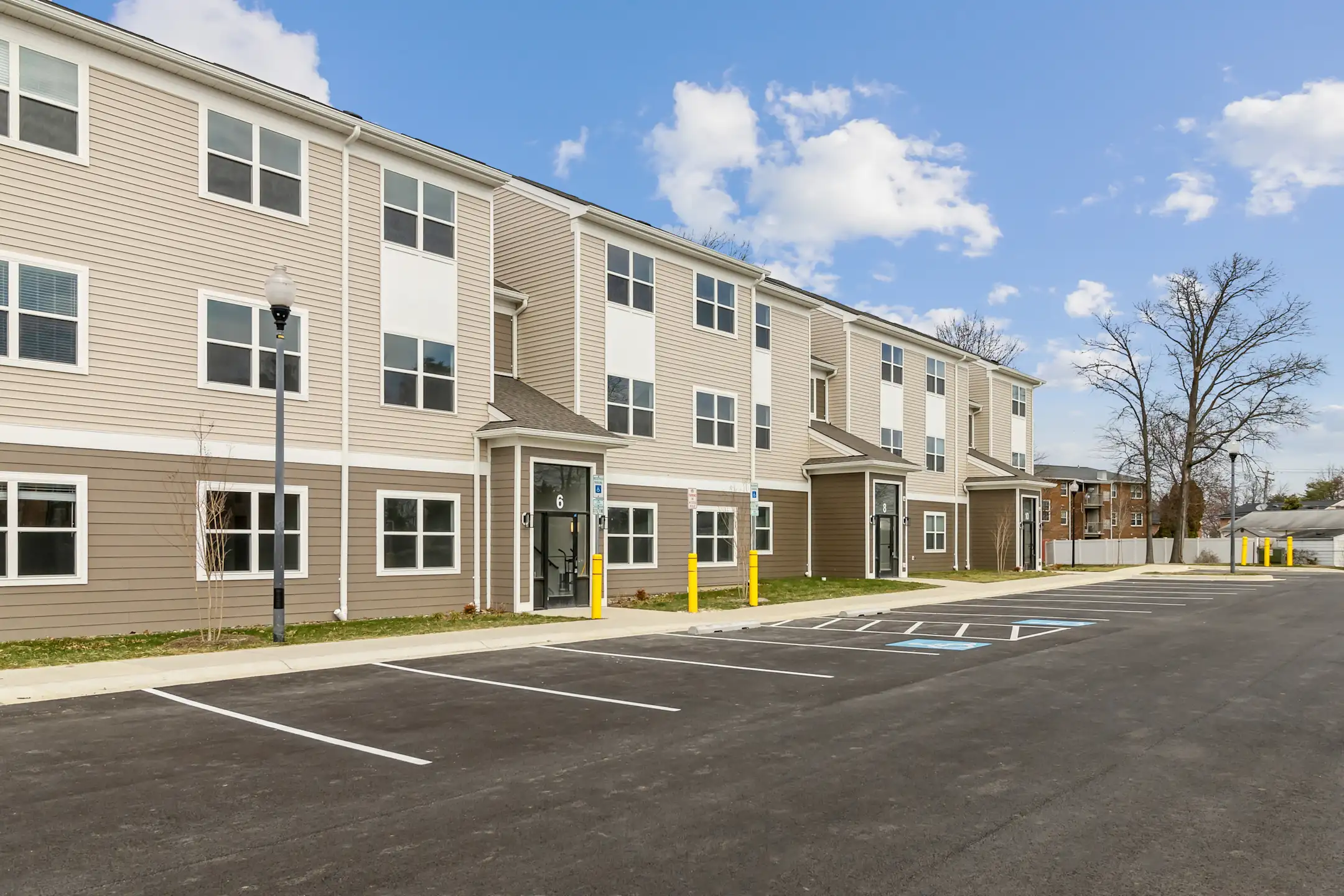 Building - Tuscany Gardens - Windsor Mill, MD