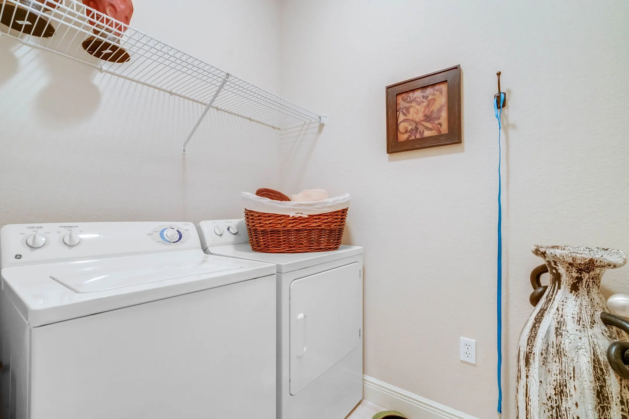 Victoria Park Apartment Apartments Davenport, FL 33896