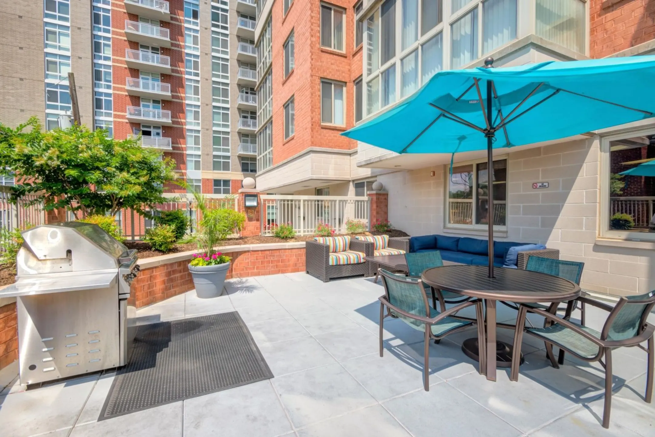 Parc Rosslyn Apartments 1531 N Pierce St Arlington, VA Apartments