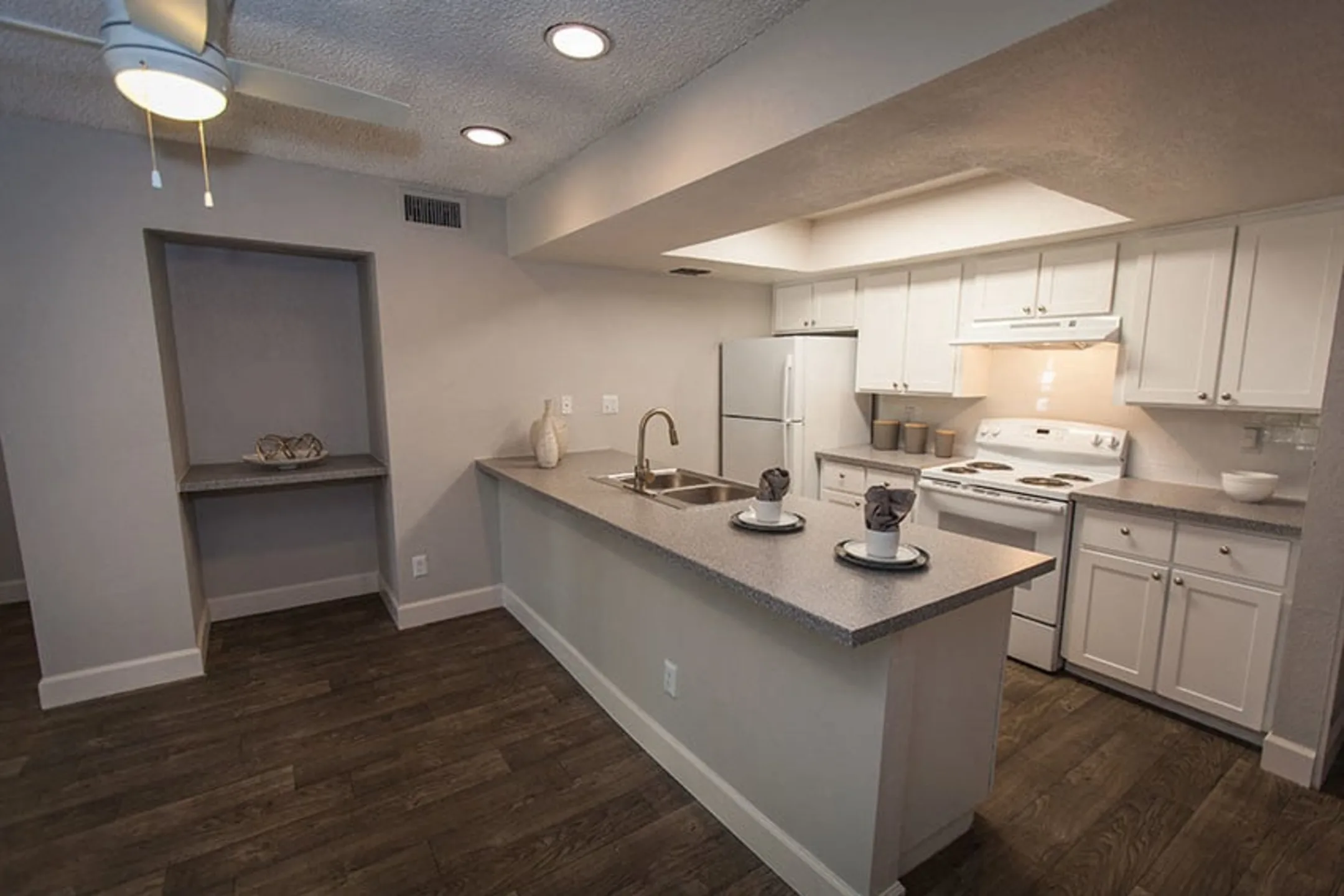 La Costa Apartment Homes at Dobson Ranch 1820 West Lindner Avenue Mesa, AZ Apartments for