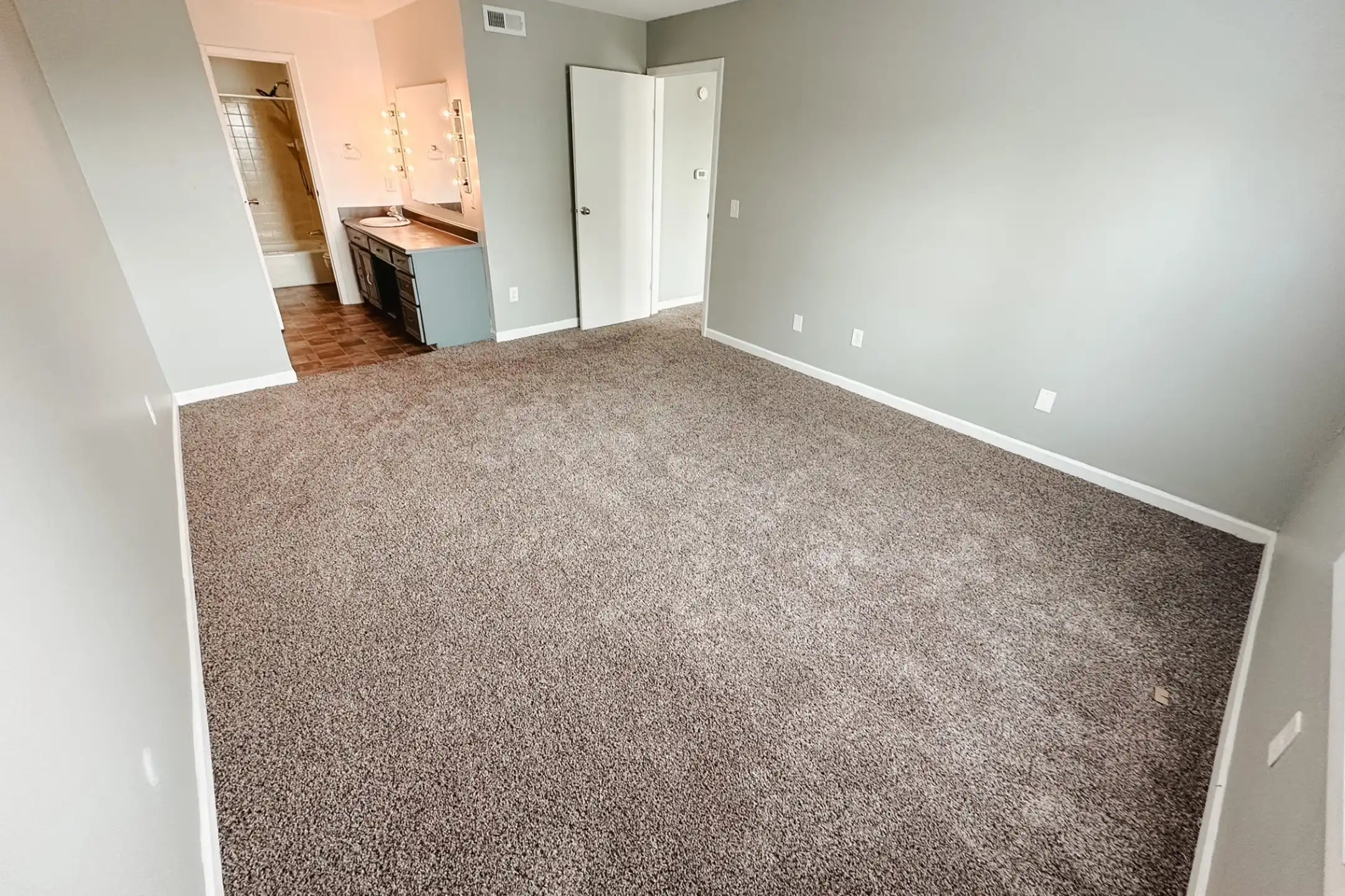 Continent French Quarter Apartments Columbus, OH 43229