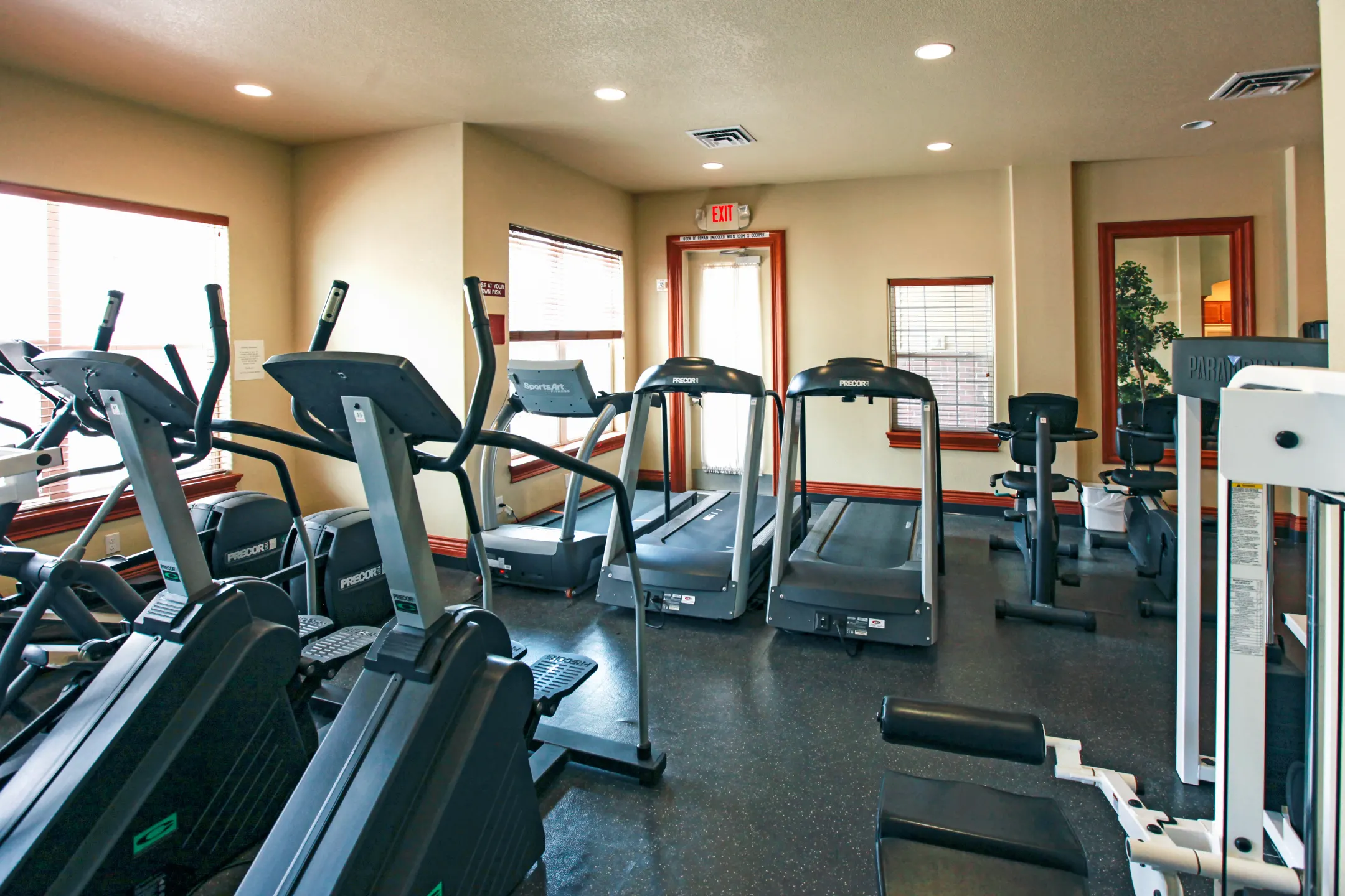 Fitness Weight Room - Villas At Meadow Springs - Richland, WA