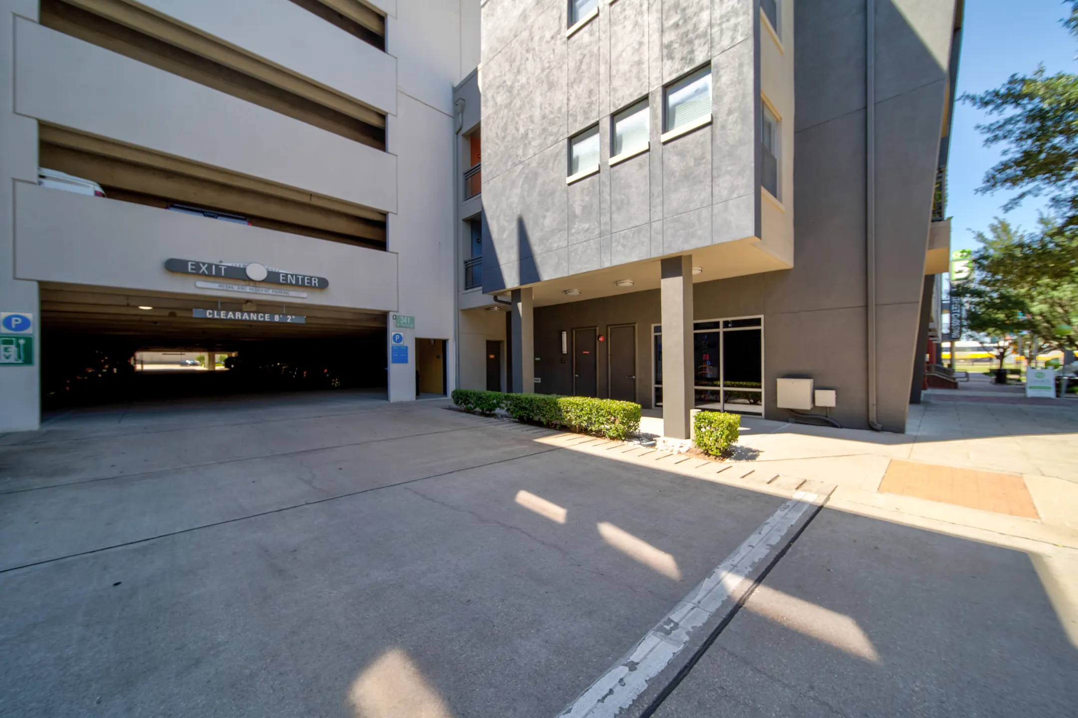 Oaks 5th Street Crossing at City Station 351 N 5th St Garland, TX