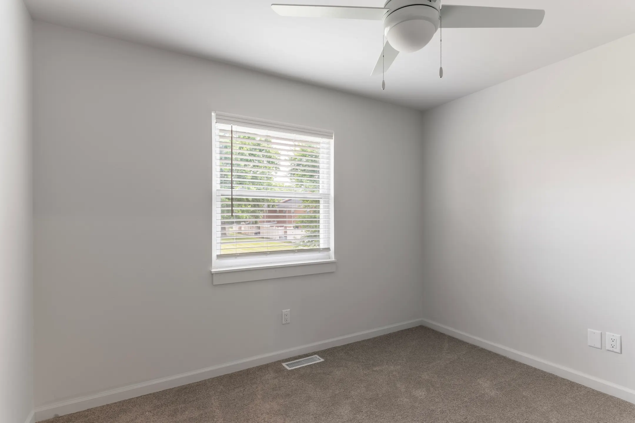 Bedroom - North Park Townhomes - Cincinnati, OH