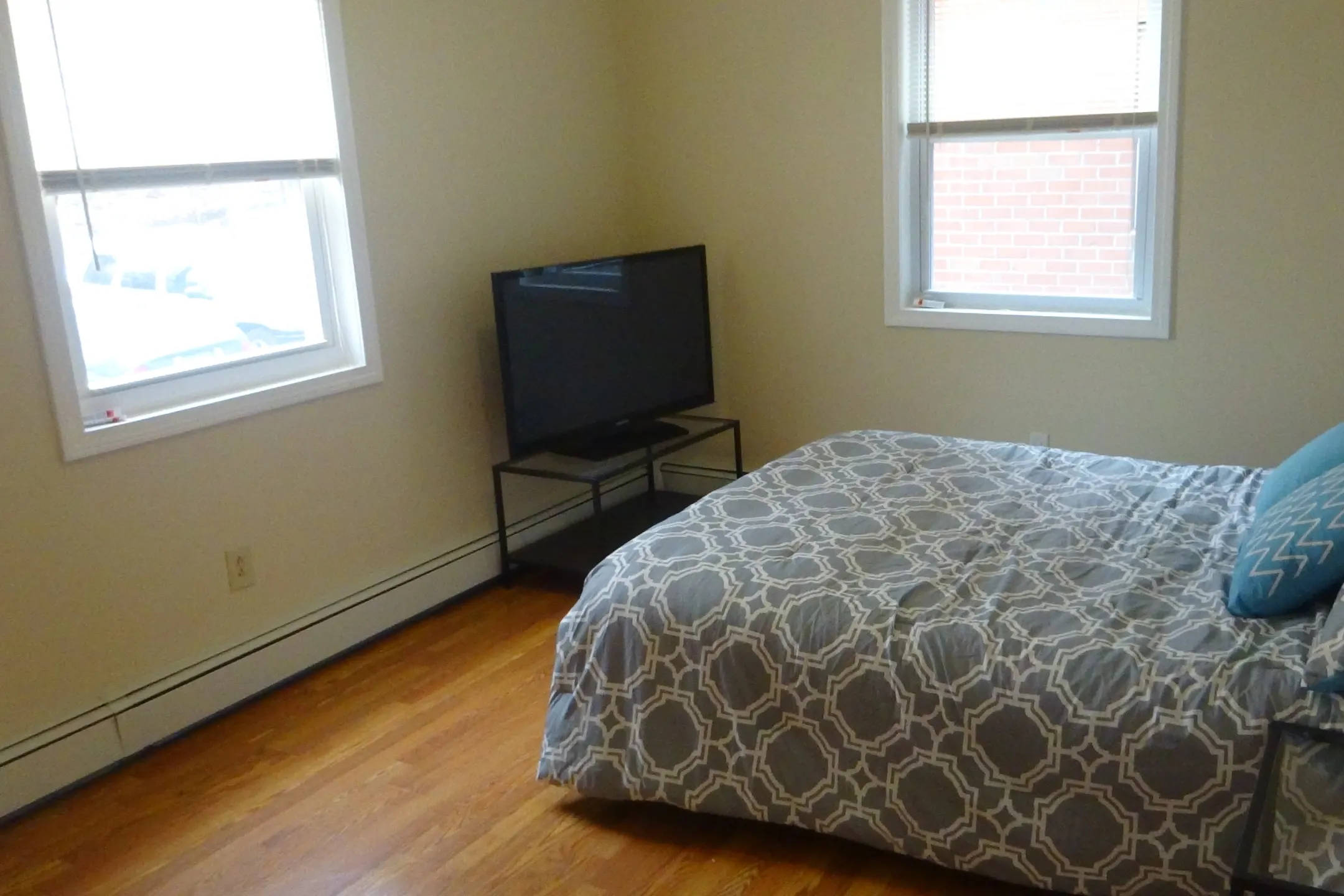 Farmington Gates Apartments Apartments New Britain, CT 06053