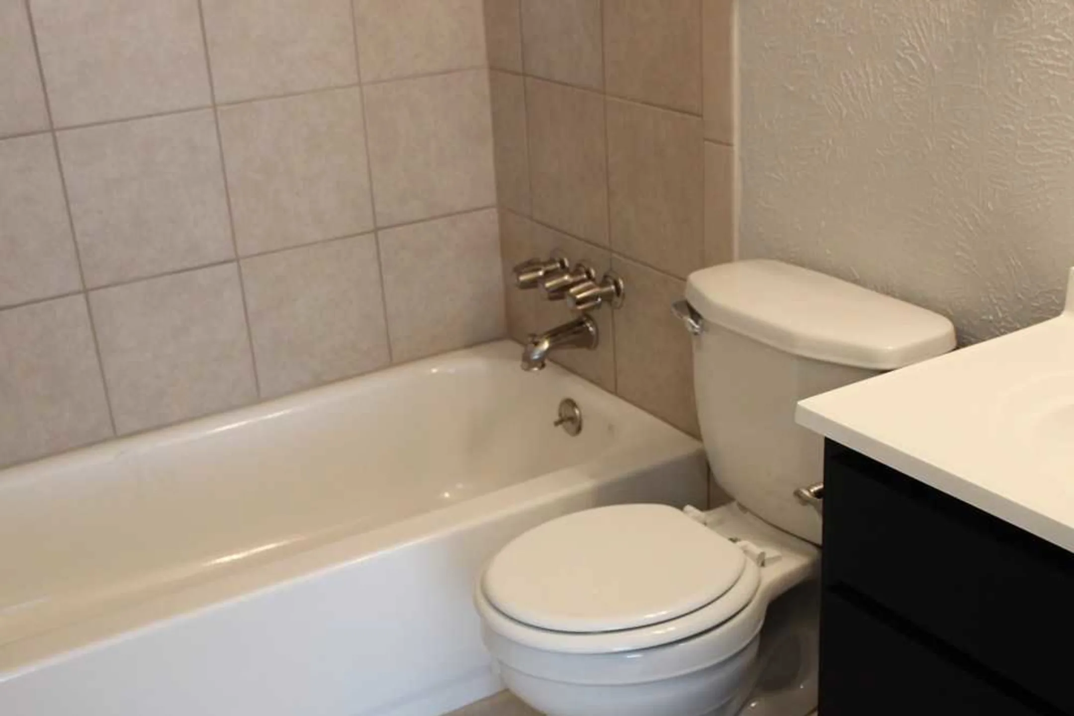 Bathroom - Carillon Apartments - Dallas, TX