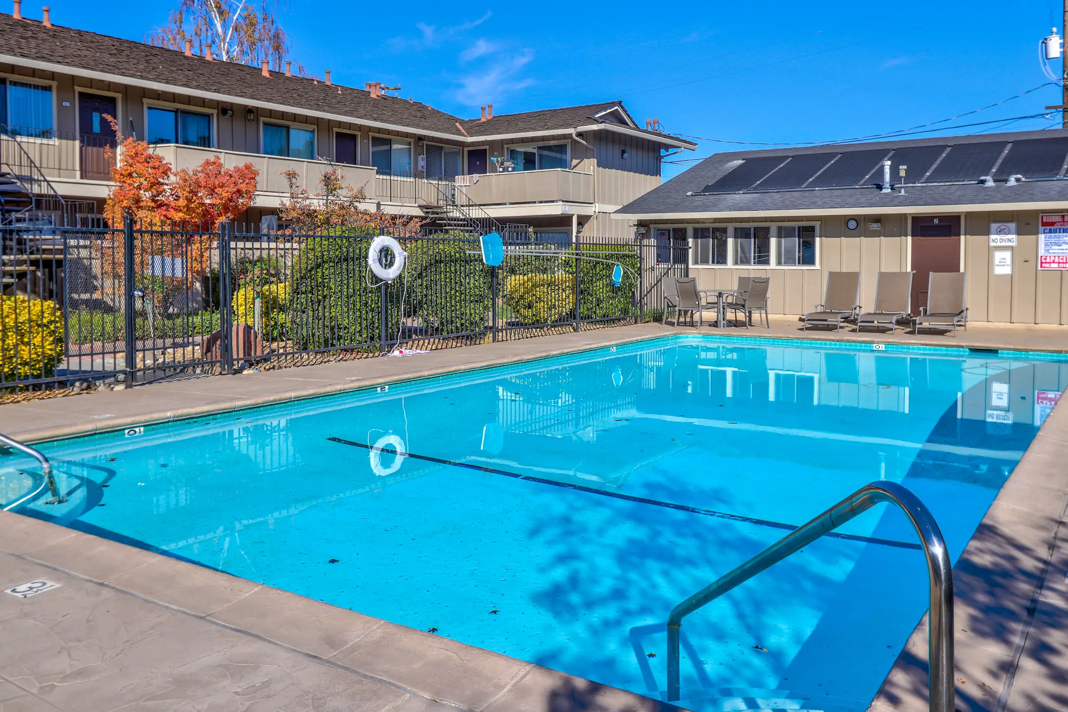 Los Gatos Gardens 14850 Oka Rd Los Gatos, CA Apartments for Rent