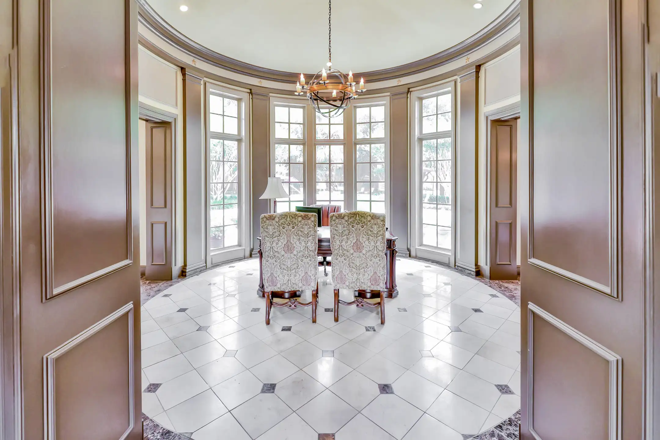 Dining Room - Saddlebrook - Dallas, TX