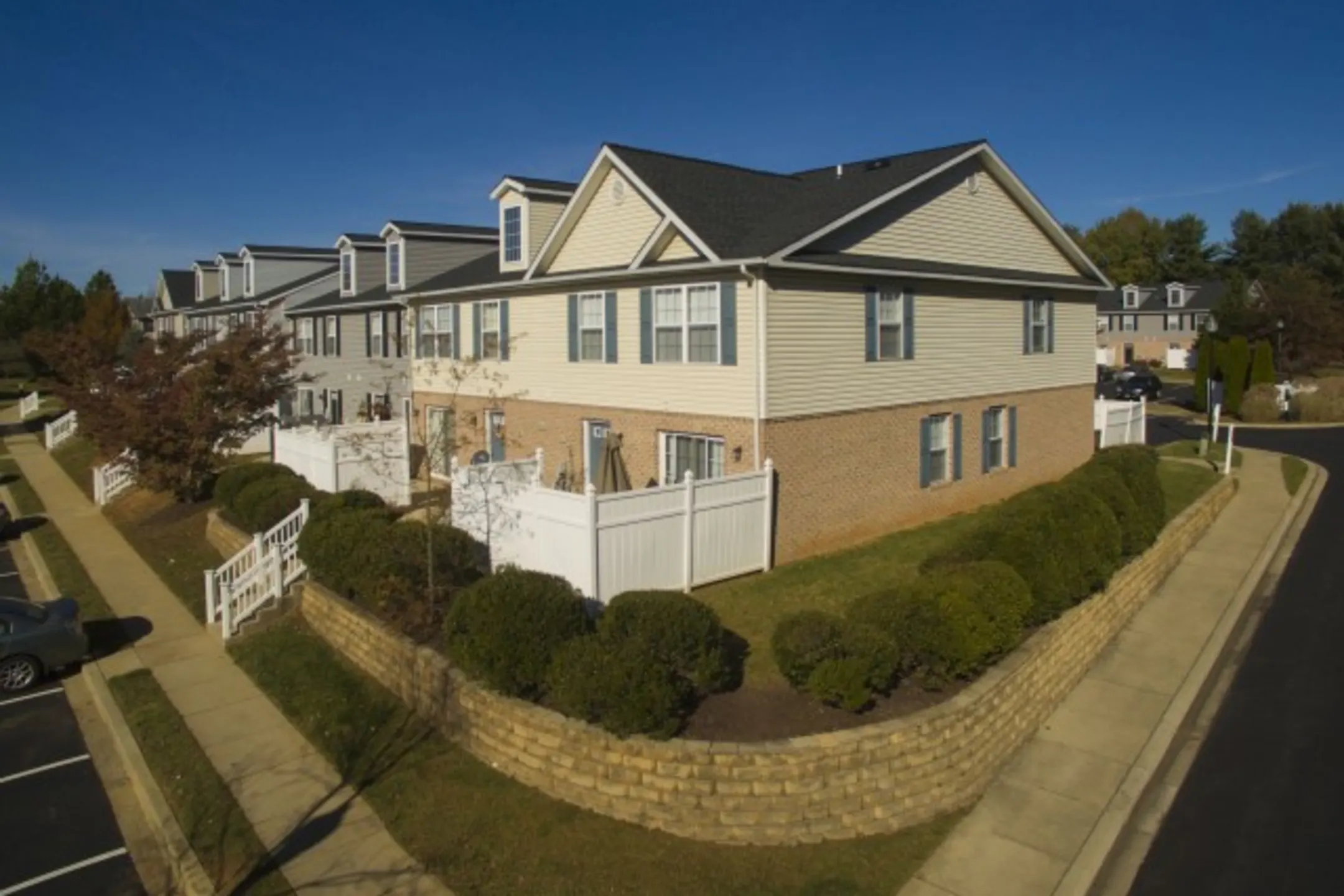 Piney Ridge Townhomes 964a Marimich Ct Sykesville, MD Apartments