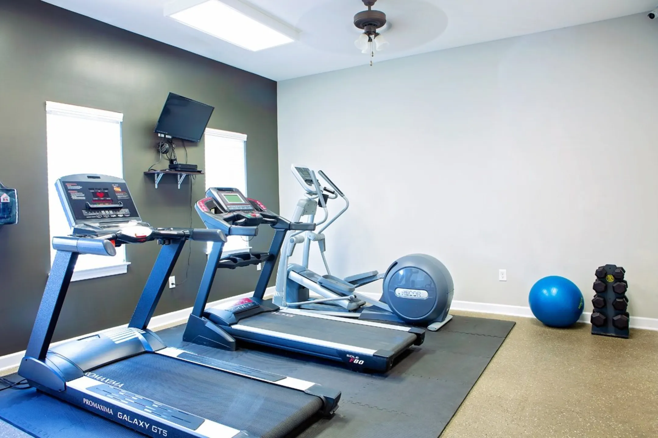 Fitness Weight Room - Cumberland Trace Village Apartments - Bowling Green, KY