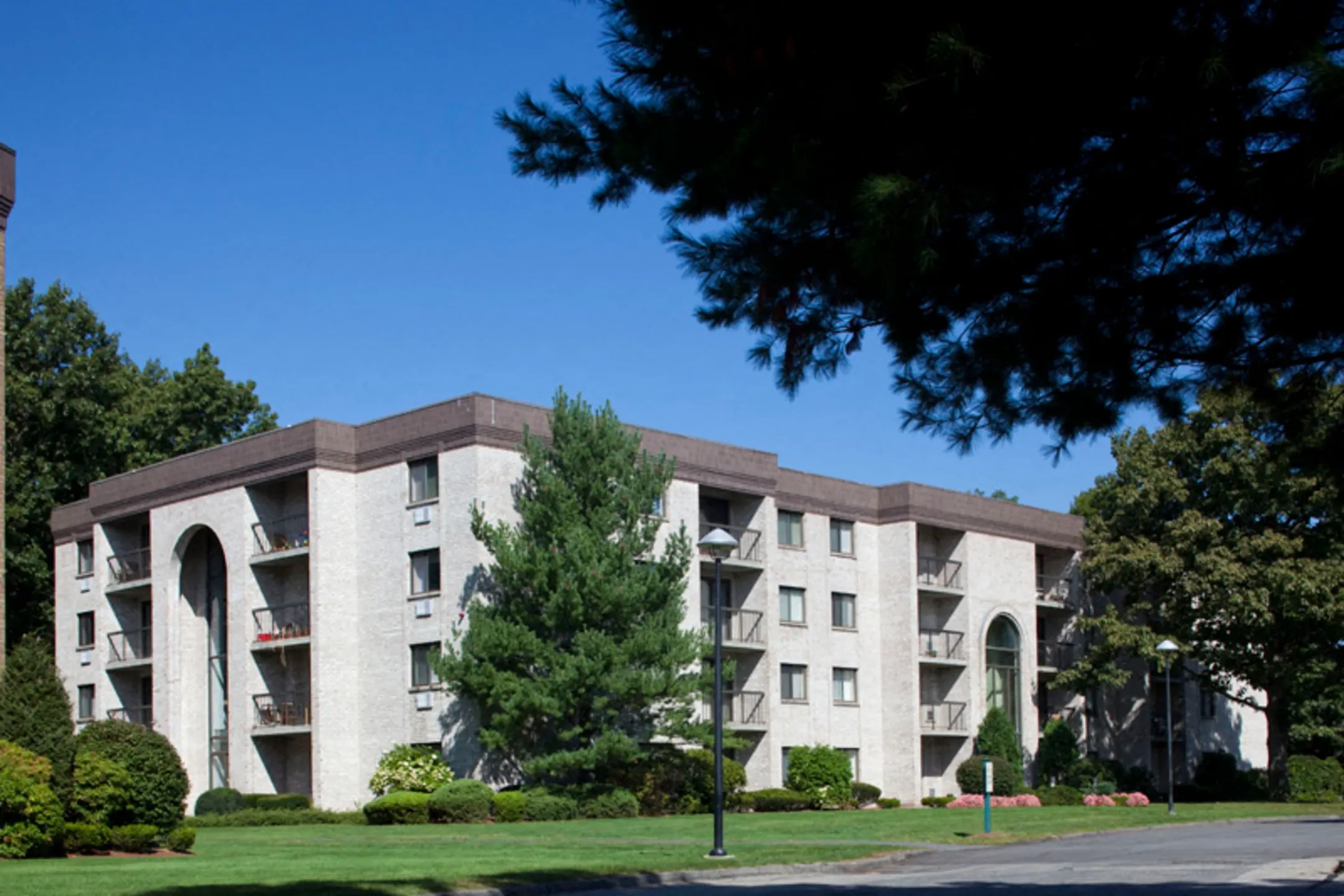 Shrewsbury Commons Apartments Shrewsbury, MA 01545