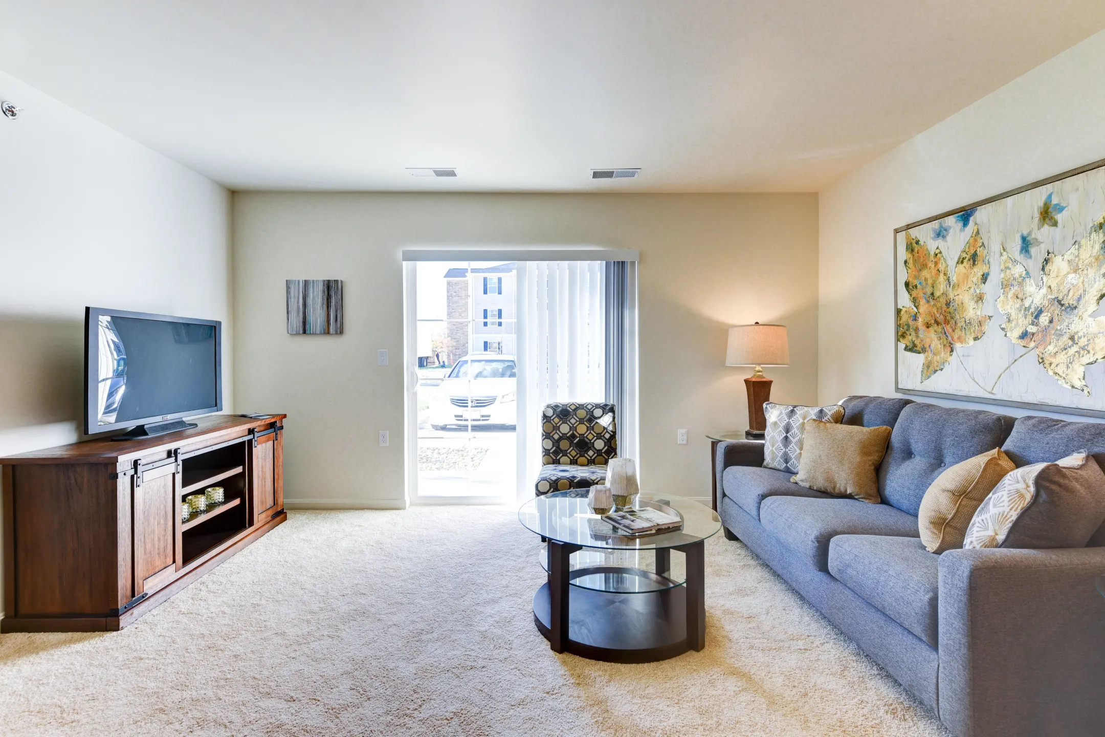 Living Room - Kings Pointe Senior Apartments - Sylvania, OH