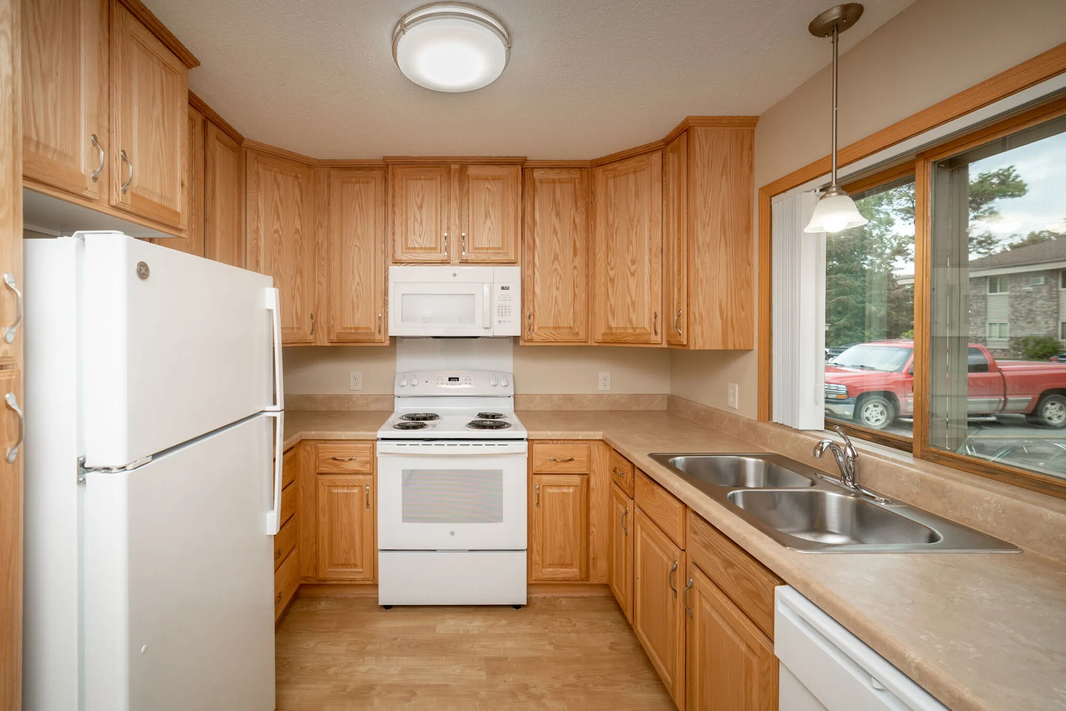 Woodview Apartments And Townhomes 13120 Woodview Lane Zimmerman, MN