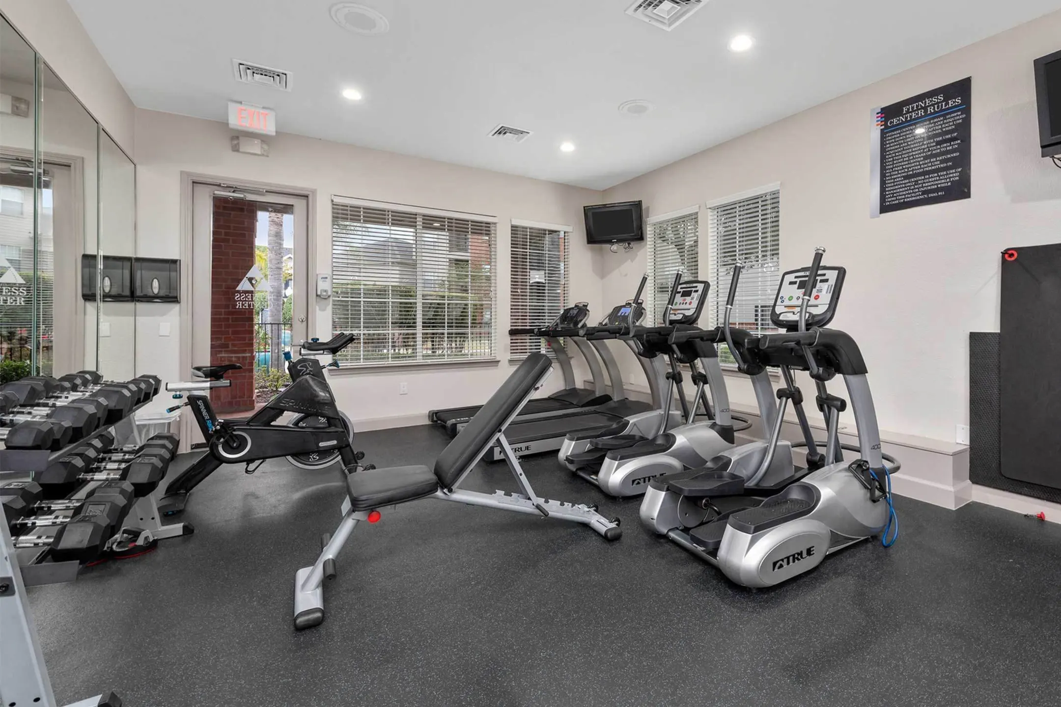 Fitness Weight Room - Advenir at The Med Center - Houston, TX