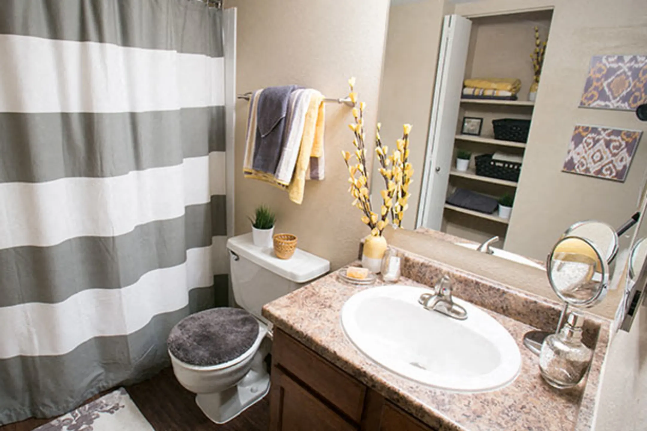 Bathroom - Oak Ridge Apartments - Aurora, CO