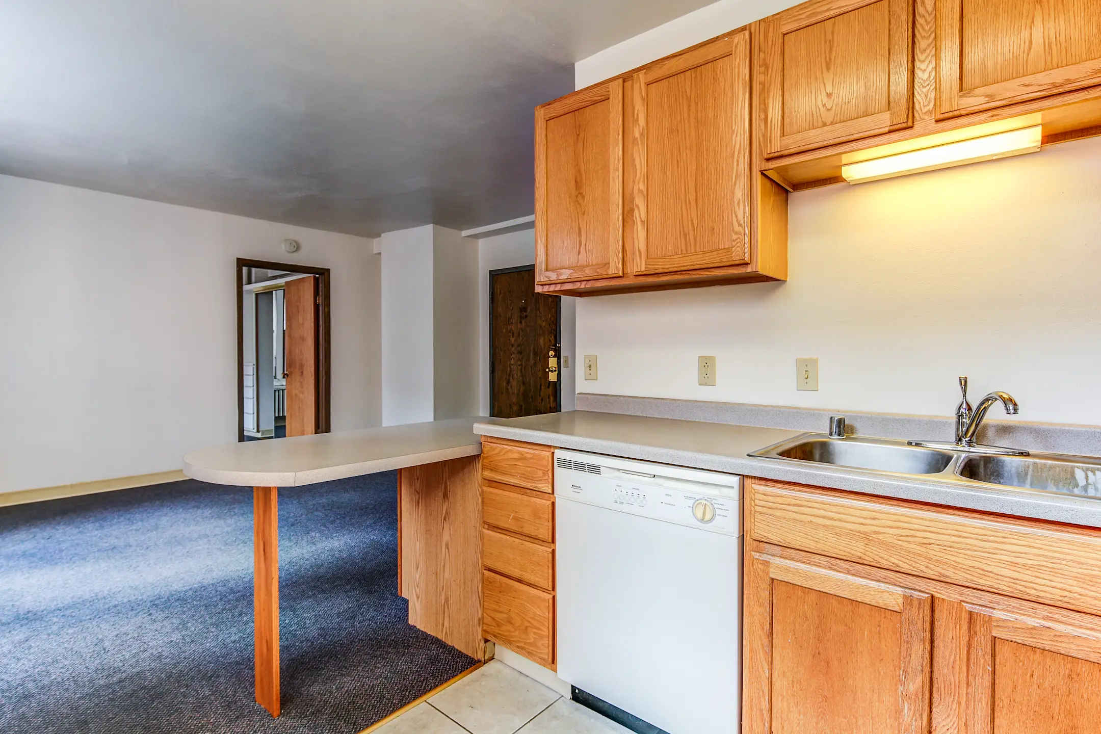 Langdon Hall Apartments 633 Langdon St Madison, WI Apartments for