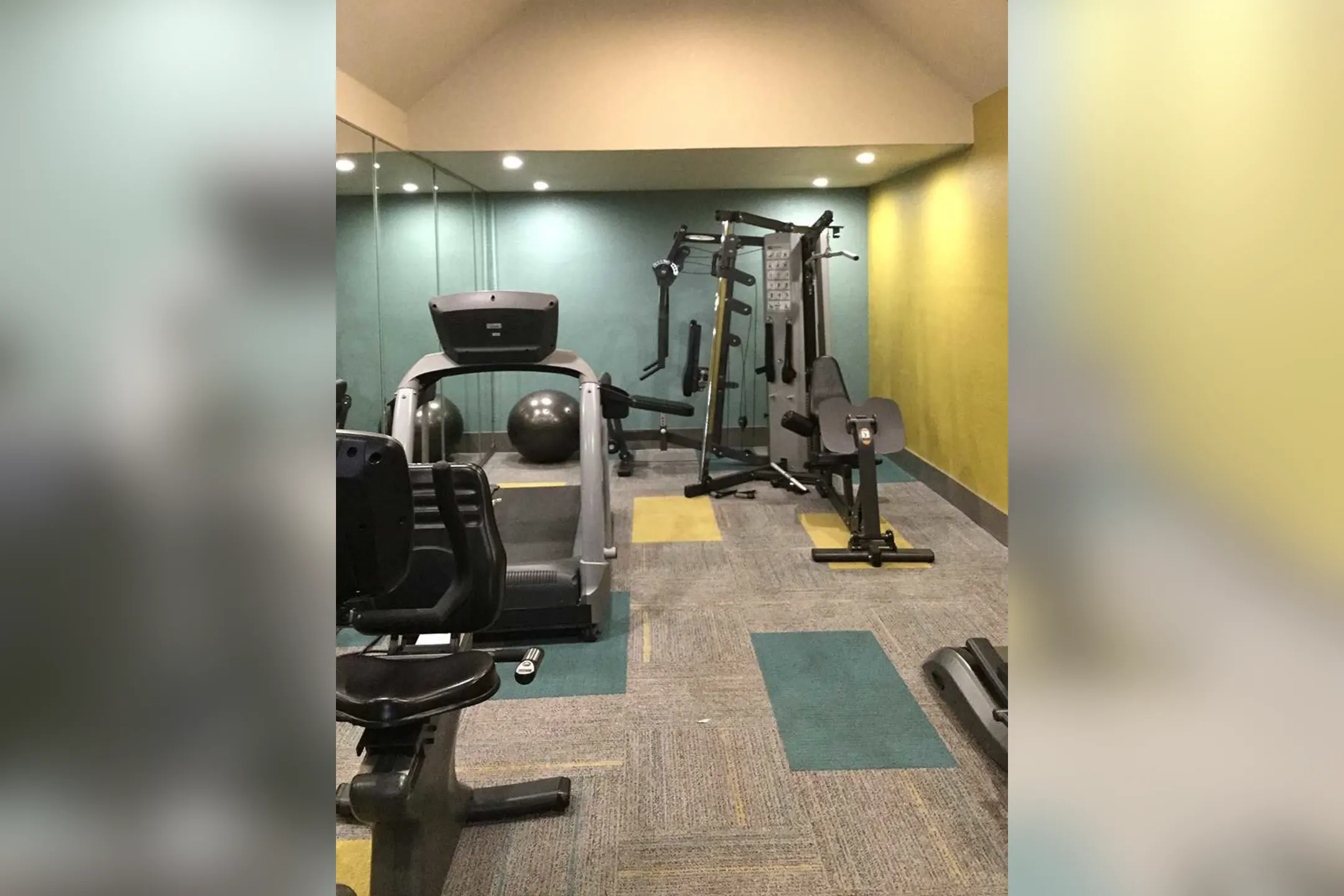 Fitness Weight Room - Oakhampton Place - San Antonio, TX