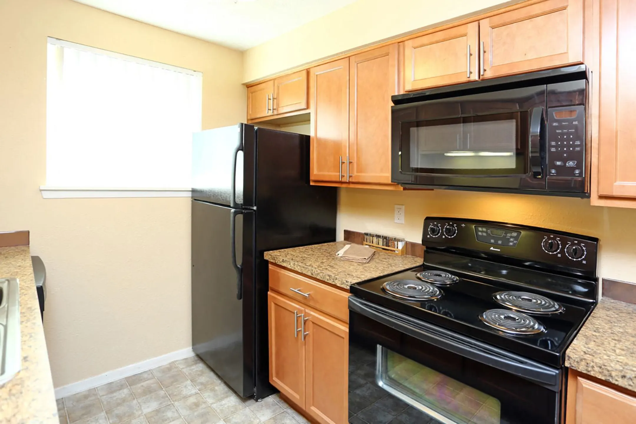 Cimarron Hills Apartments Omaha, NE 68127