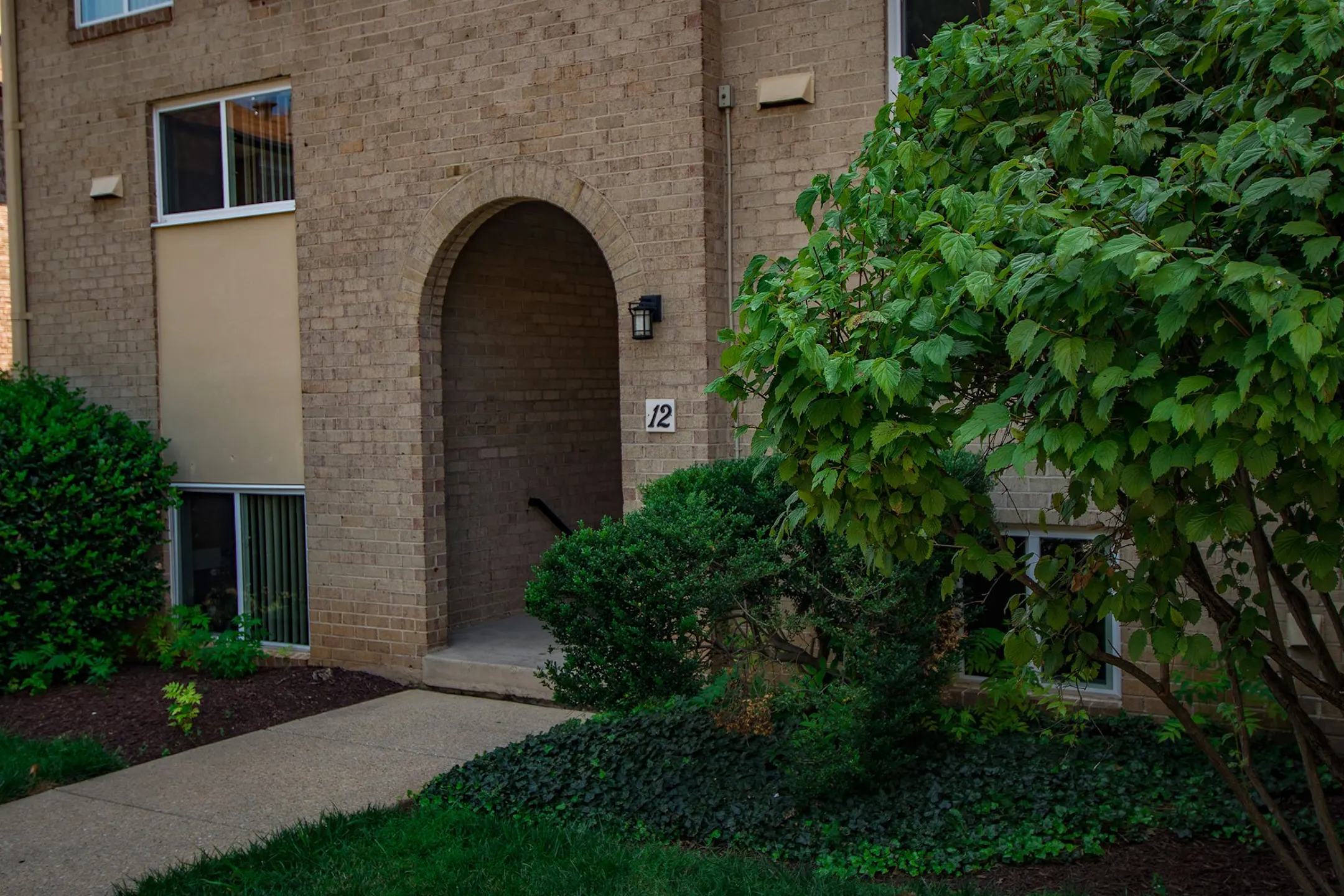 Maplewood Villas 325 N Summit Ave Gaithersburg, MD Apartments for Rent Rent.