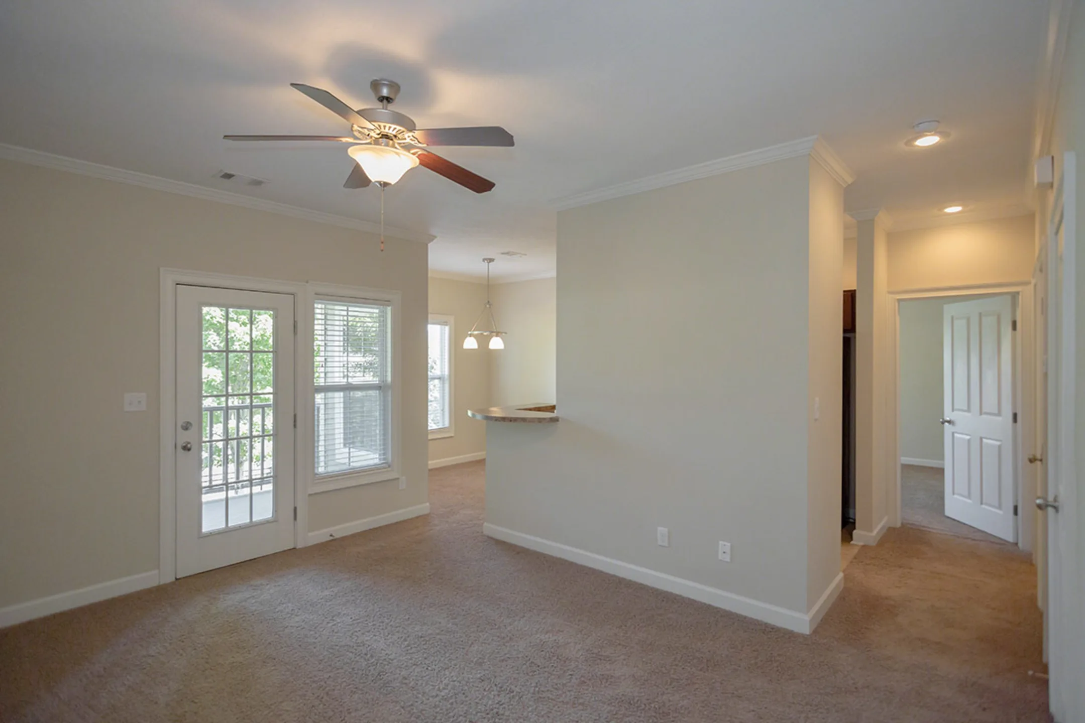 Living Room - Ballantyne Commons of Augusta - Augusta, GA