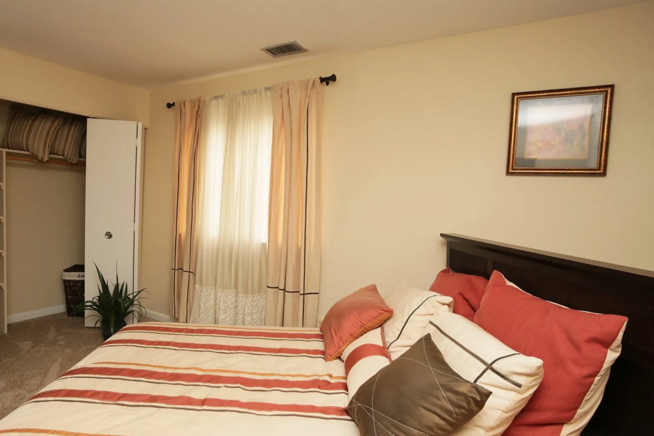 Hamlet West Apartments Gwynn Oak, MD 21207