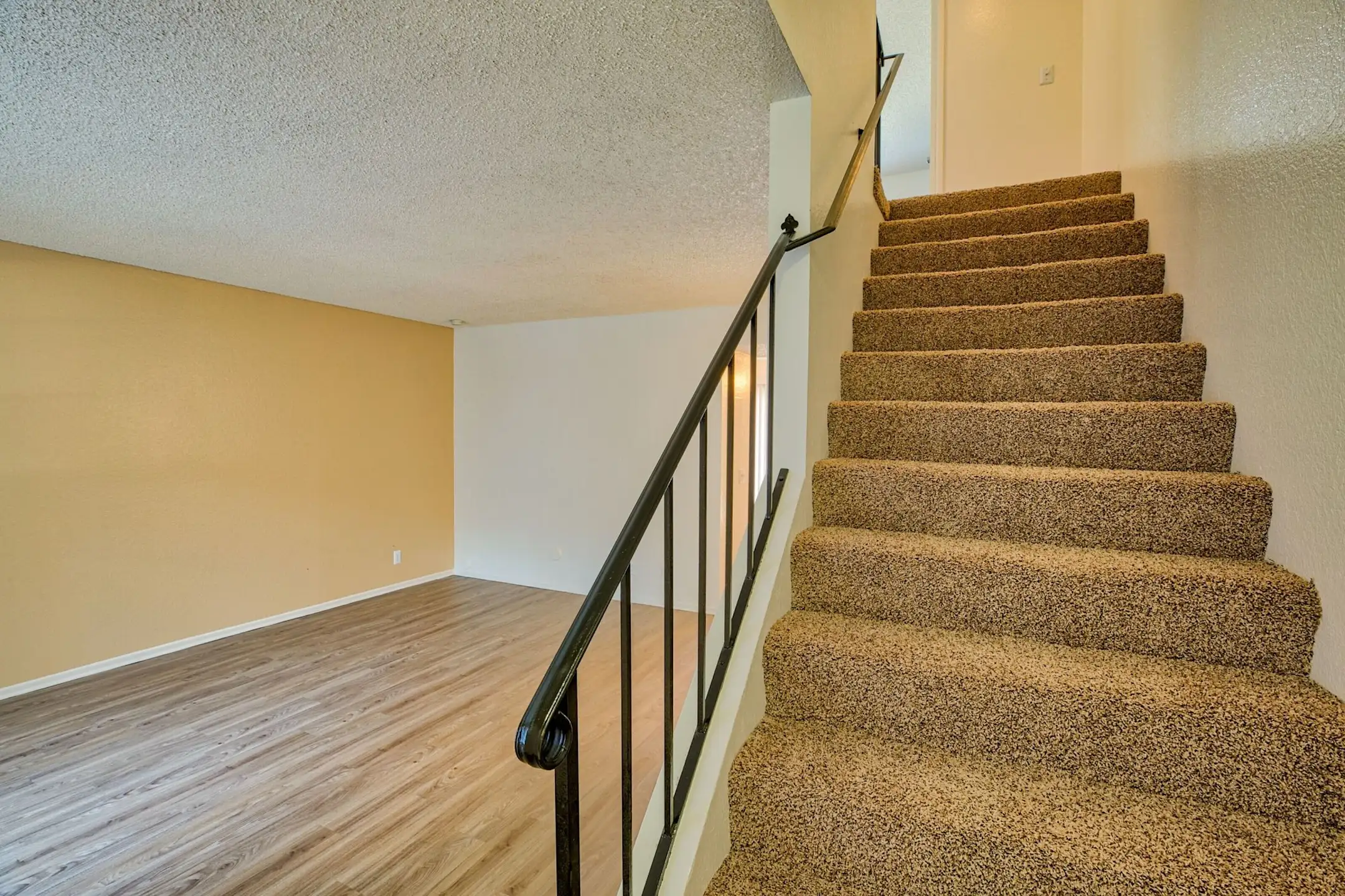 Mission Villa Luxury Townhomes - Ontario, CA