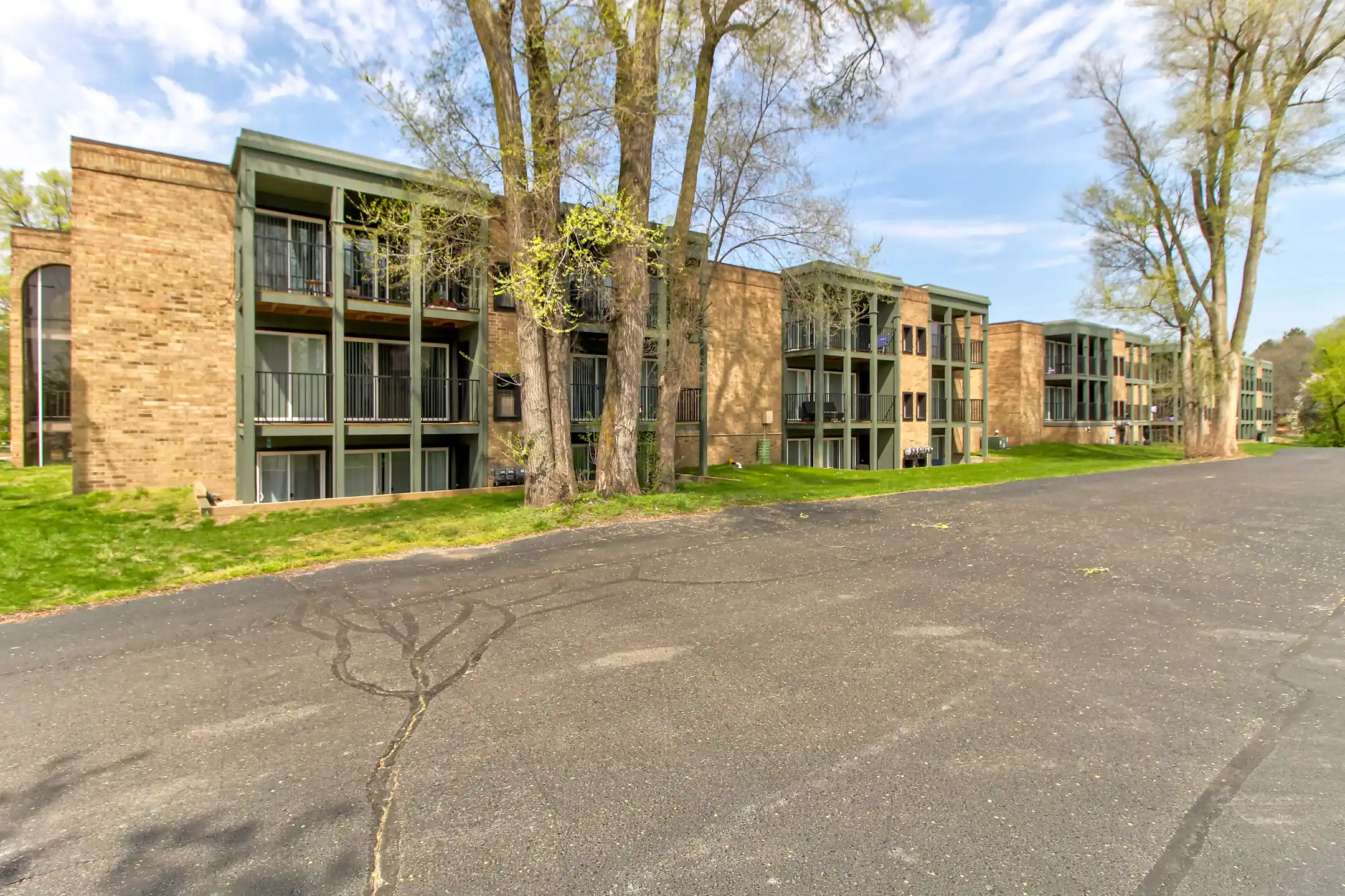 Uptowne Apartments 238 W Saginaw St East Lansing, MI Apartments for