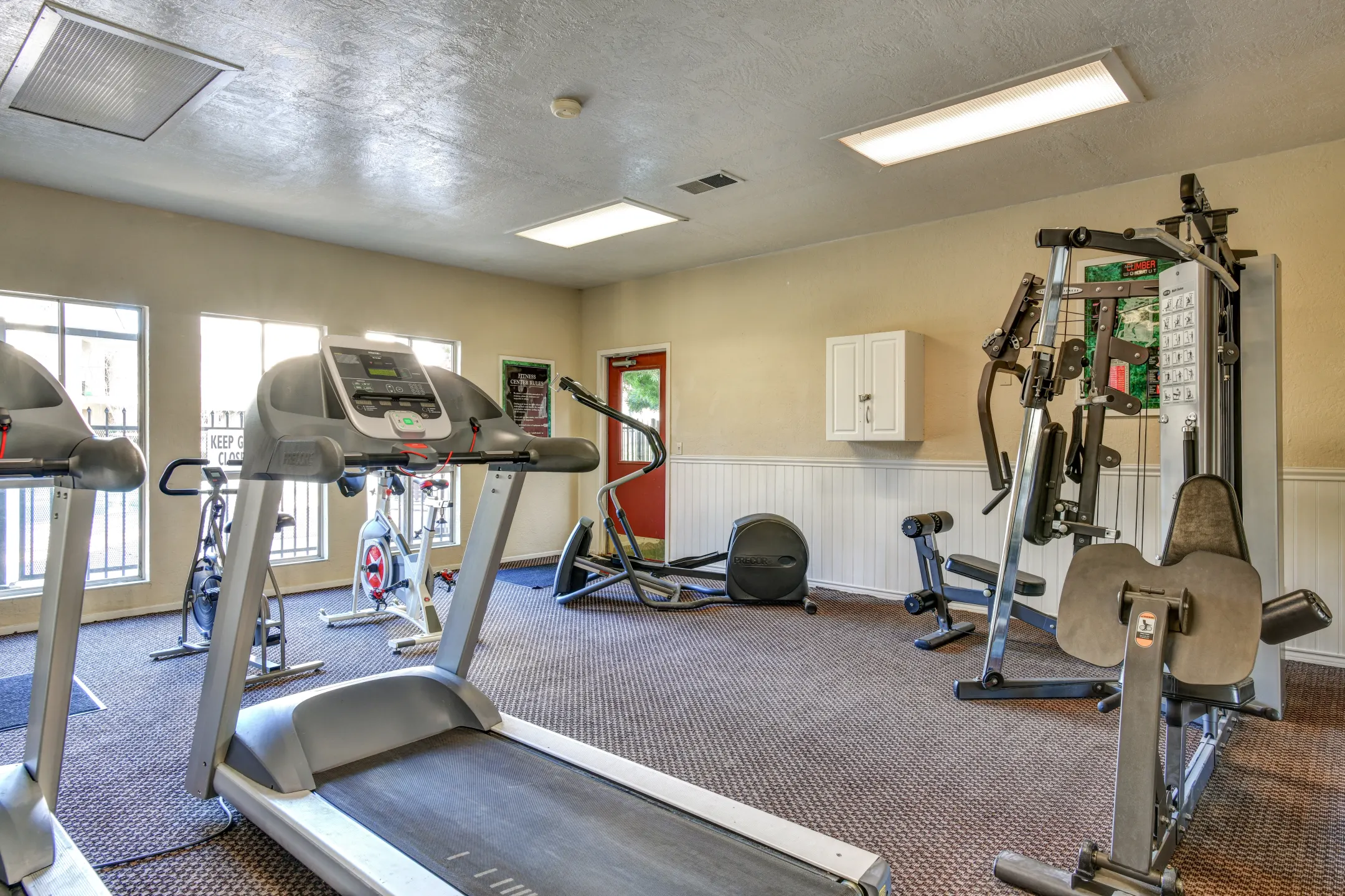 Fitness Weight Room - Creekside Gardens Apartments - Vacaville, CA