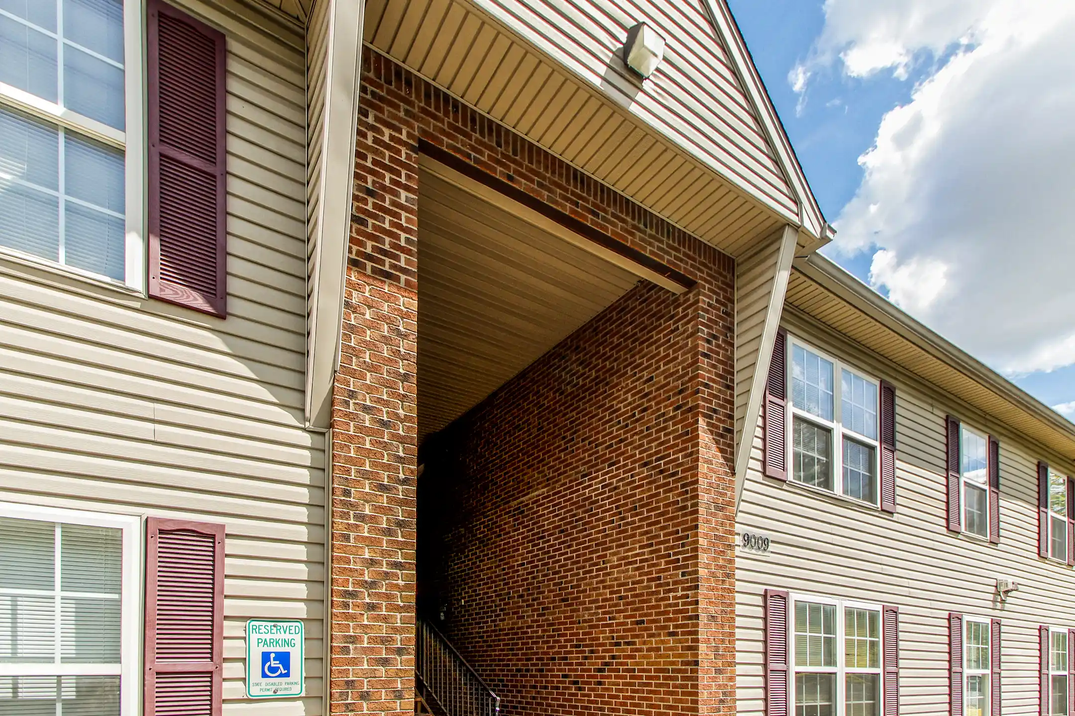 Bonaventure Place 3511 Bonaventure Blvd Louisville, KY Apartments